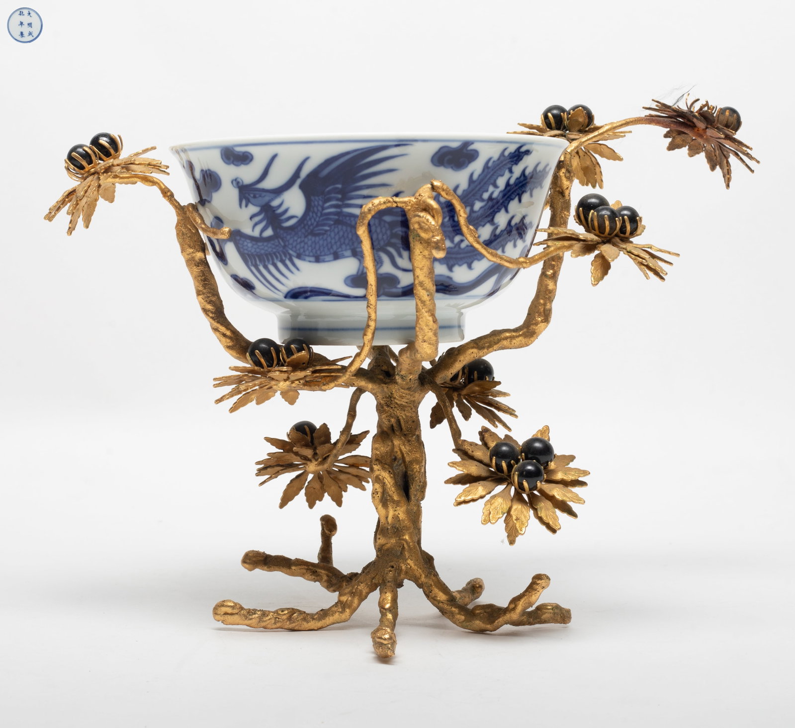 Chinese Export Porcelain Bowl w/ Gilt Stand: Chinese blue and white porcelain decorate phoenix bowl, marked six characters enclosed in double circles on the bottom, with metal flower branch form stand. Approx. 5.3*2.6 inch (bowl size).