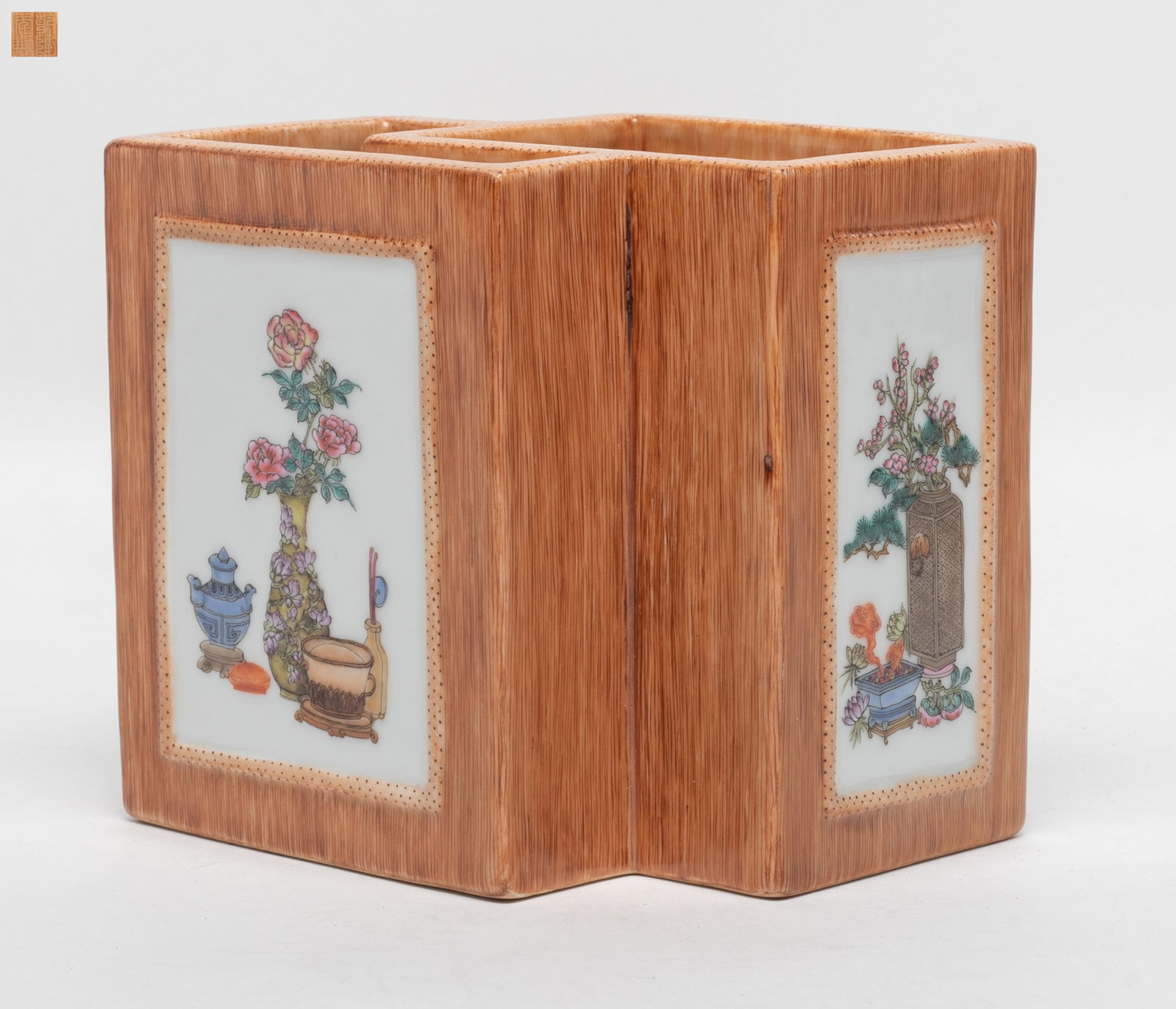 Unusual Chinese Export Porcelain Brush Pot (1 of 8)