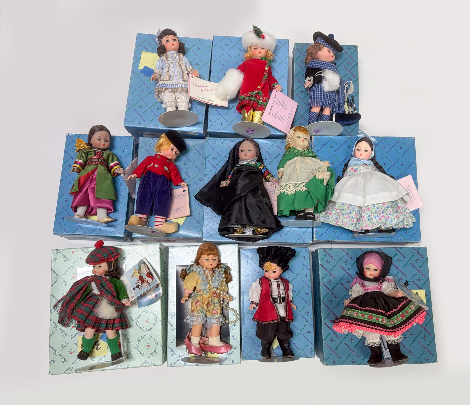 Estate Set Vintage Madame Alexander Dolls: Set collectible vintage dolls with original box, Size varies.