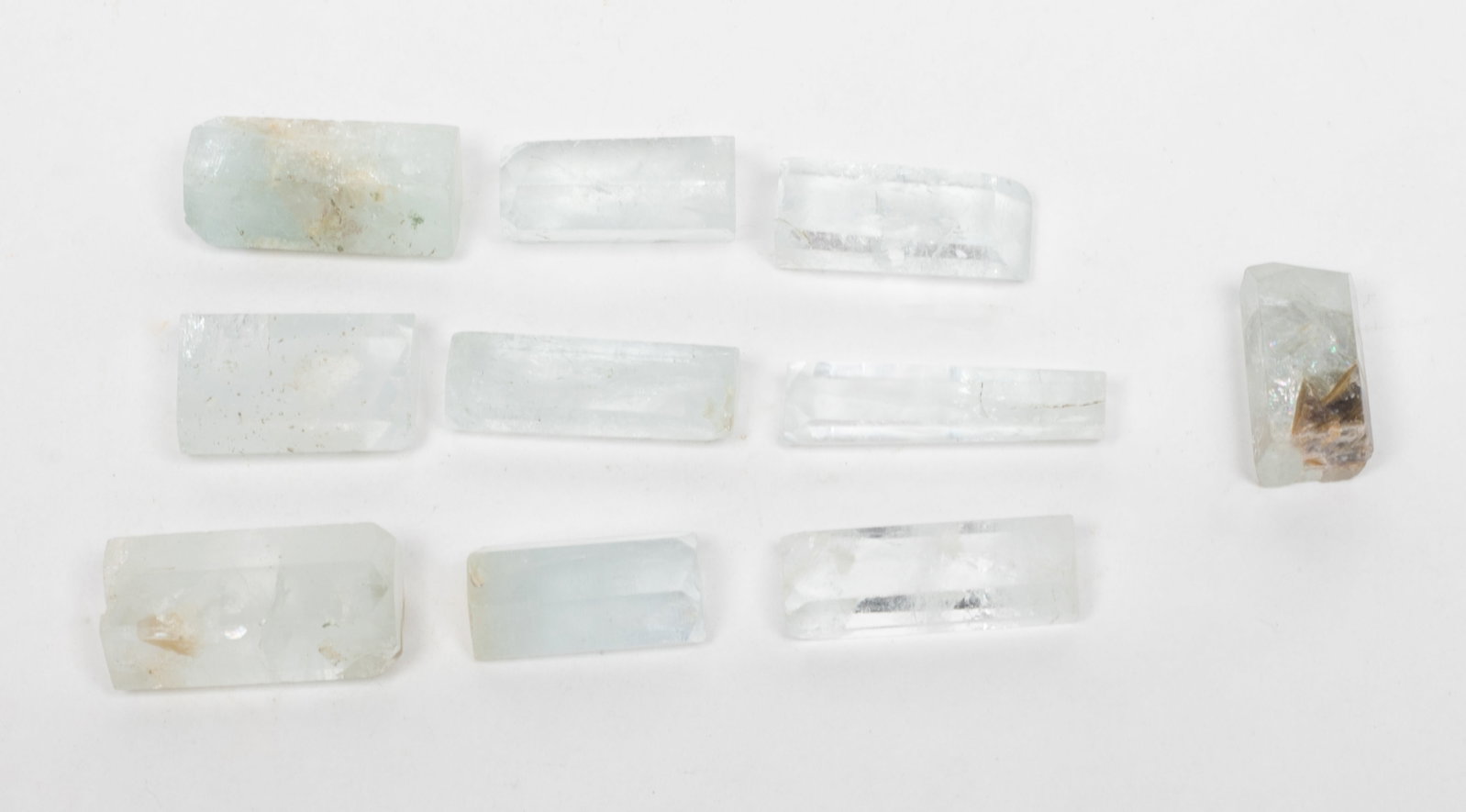 High Quality Clear Aquamarine Stones: Set of high quality clear aquamarine stone pieces. Approx. 51 gram (total weight).