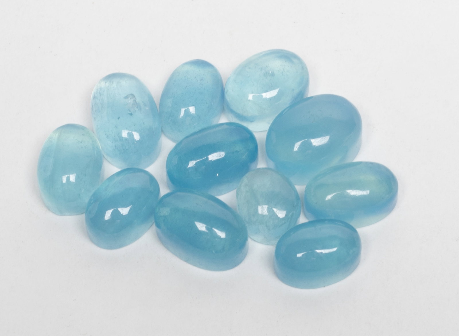 High Quality Aquamarine Cut Stones: Set of high quality aquamarine cut stone pieces. Approx. 36 gram (total weight).
