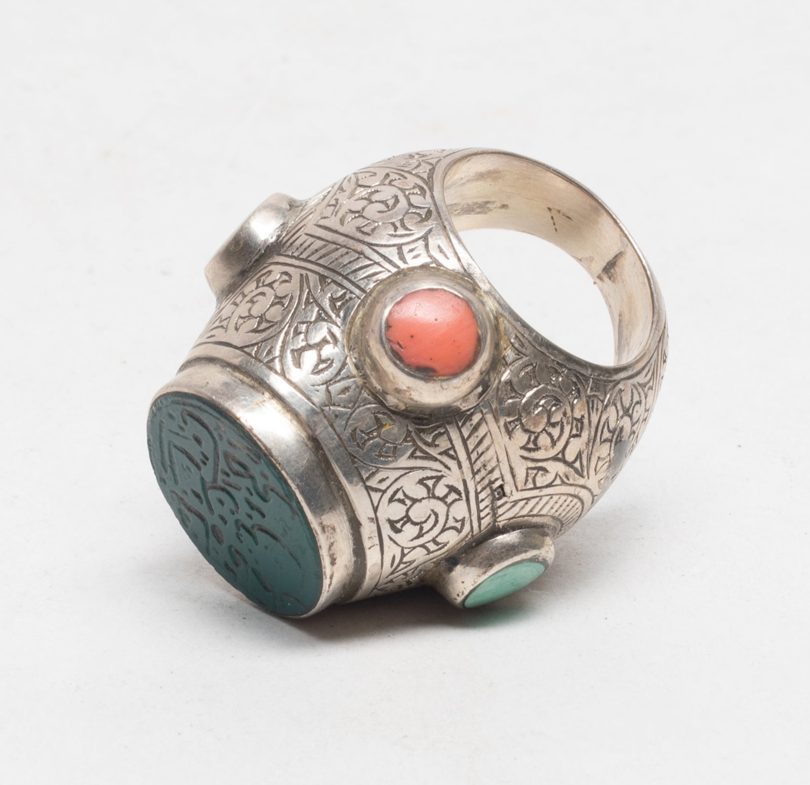 Rare East Asian Chunk Ring: East Asian style chunky ring inlaid with stone. US size: 9.5.