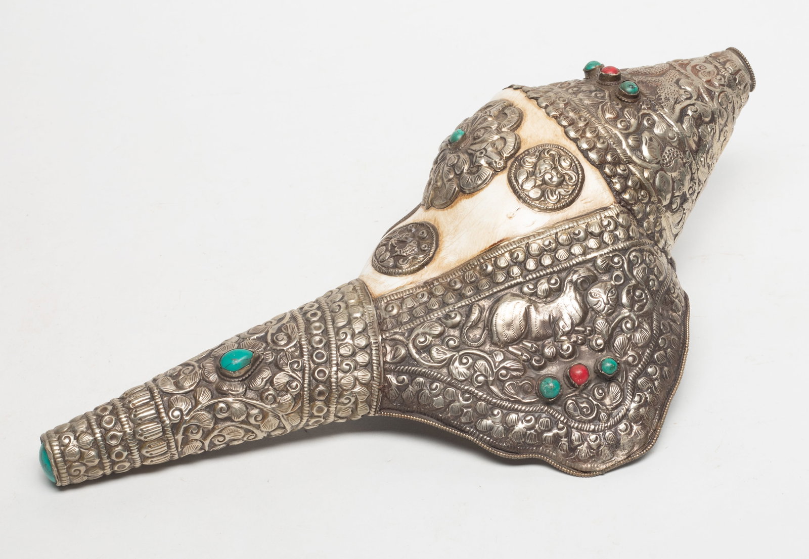 Large Chinese Sino-Tibetan Shell Horn (1 of 10)