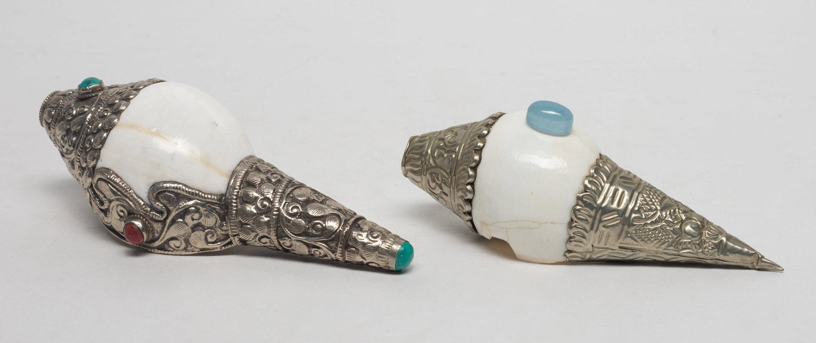 Two Chinese Sino-Tibetan Shell Horn (1 of 11)