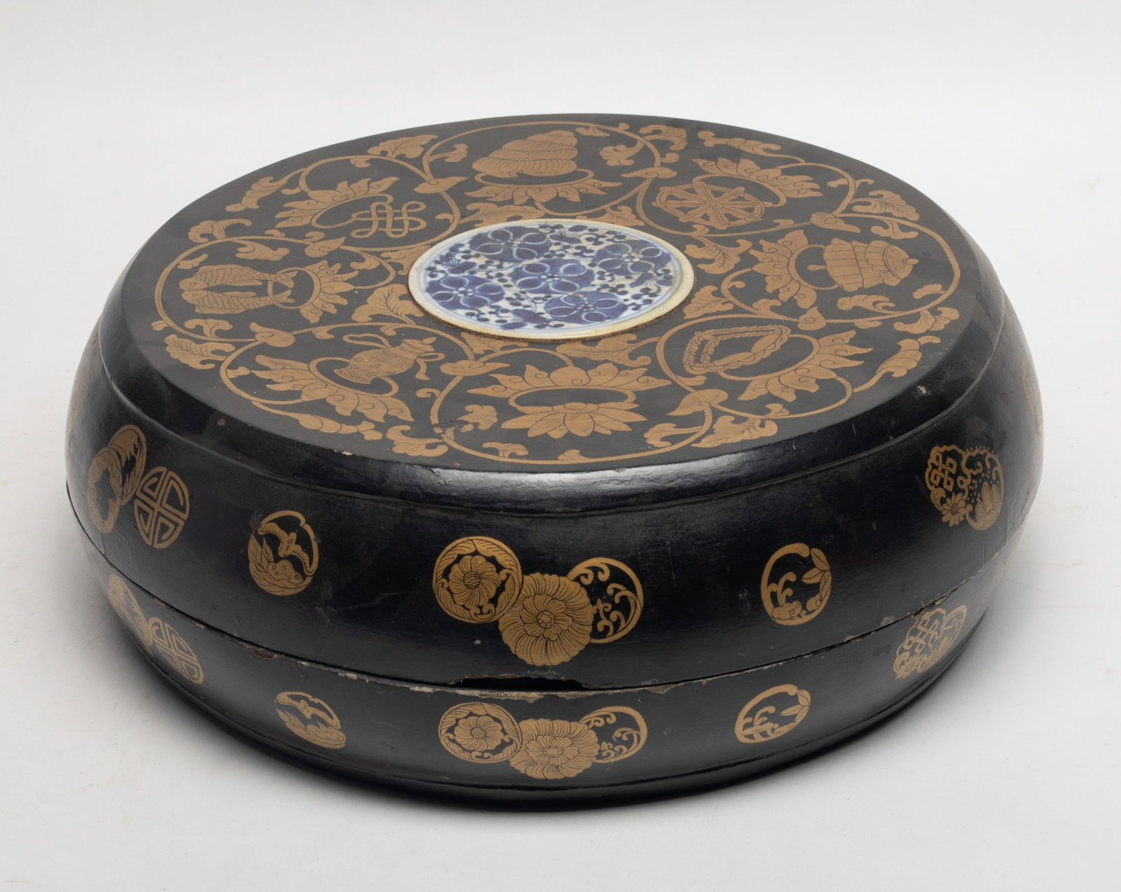 Estate Large Chinese Lacquer Box (1 of 13)
