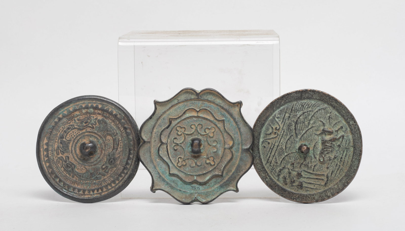 Set Chinese Bronze Mirrors (1 of 8)