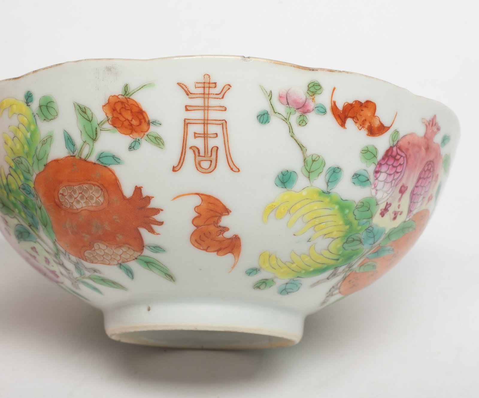 Two Chinese Export Porcelain Bowls - 9