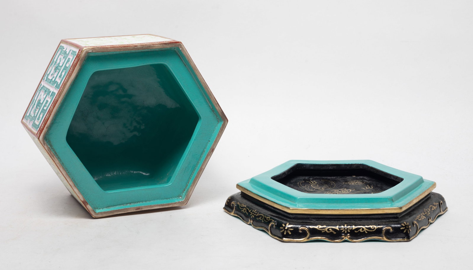Large Chinese Export Porcelain Box - 4