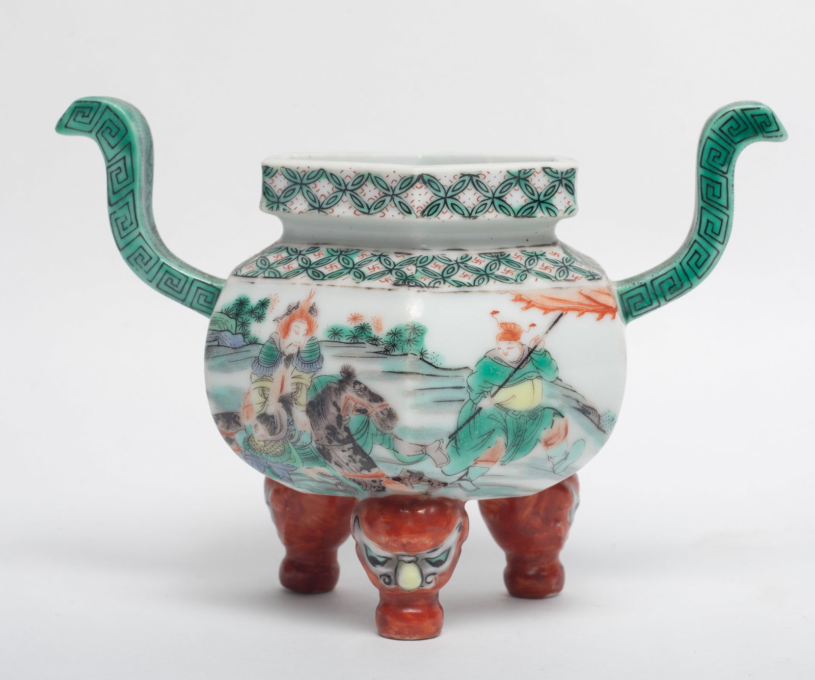 Estate Chinese Wuchai Porcelain Censer: Chinese wuchai porcelain censer painted with figural scene. Approx. 6.2*4.4*4 inch.