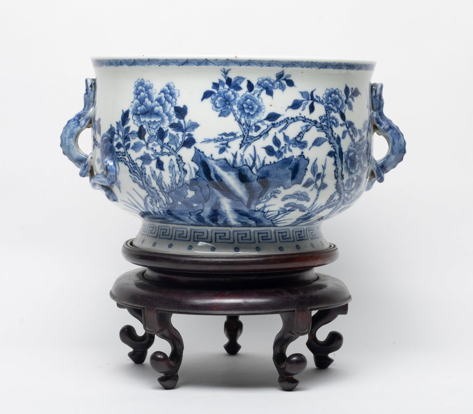 Large Chinese Export Porcelain Deep Soup Bowl (1 of 13)