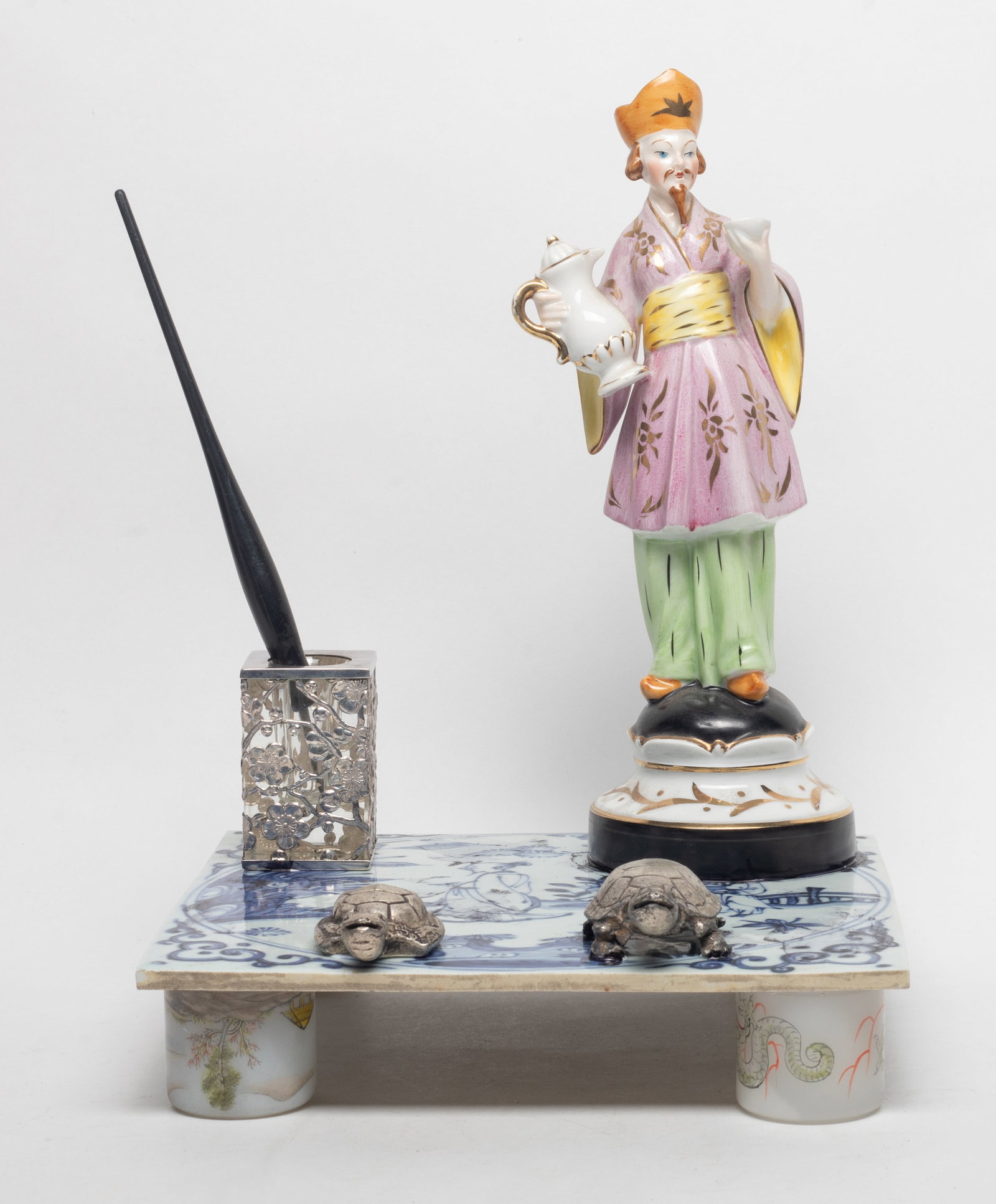 Early 1990s Chinese Export Writing Wares: Vintage Chinese blue and white porcelain panel, with two turtle sculptures, an ink pot and a porcelain figurine. Approx. 10.8*7.8*7.8 inch.