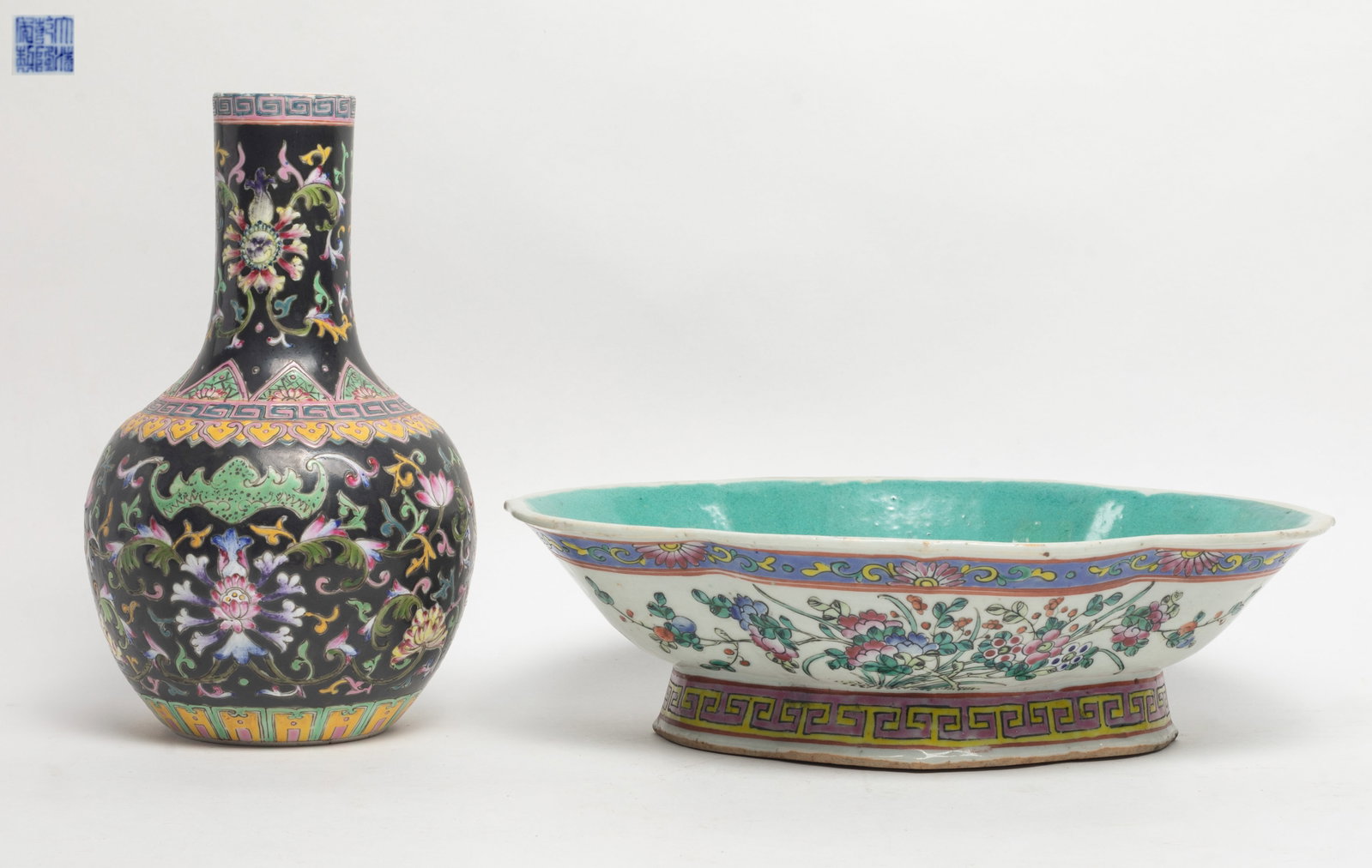 Chinese Export Porcelain Lobed Bowl, Vase (1 of 19)