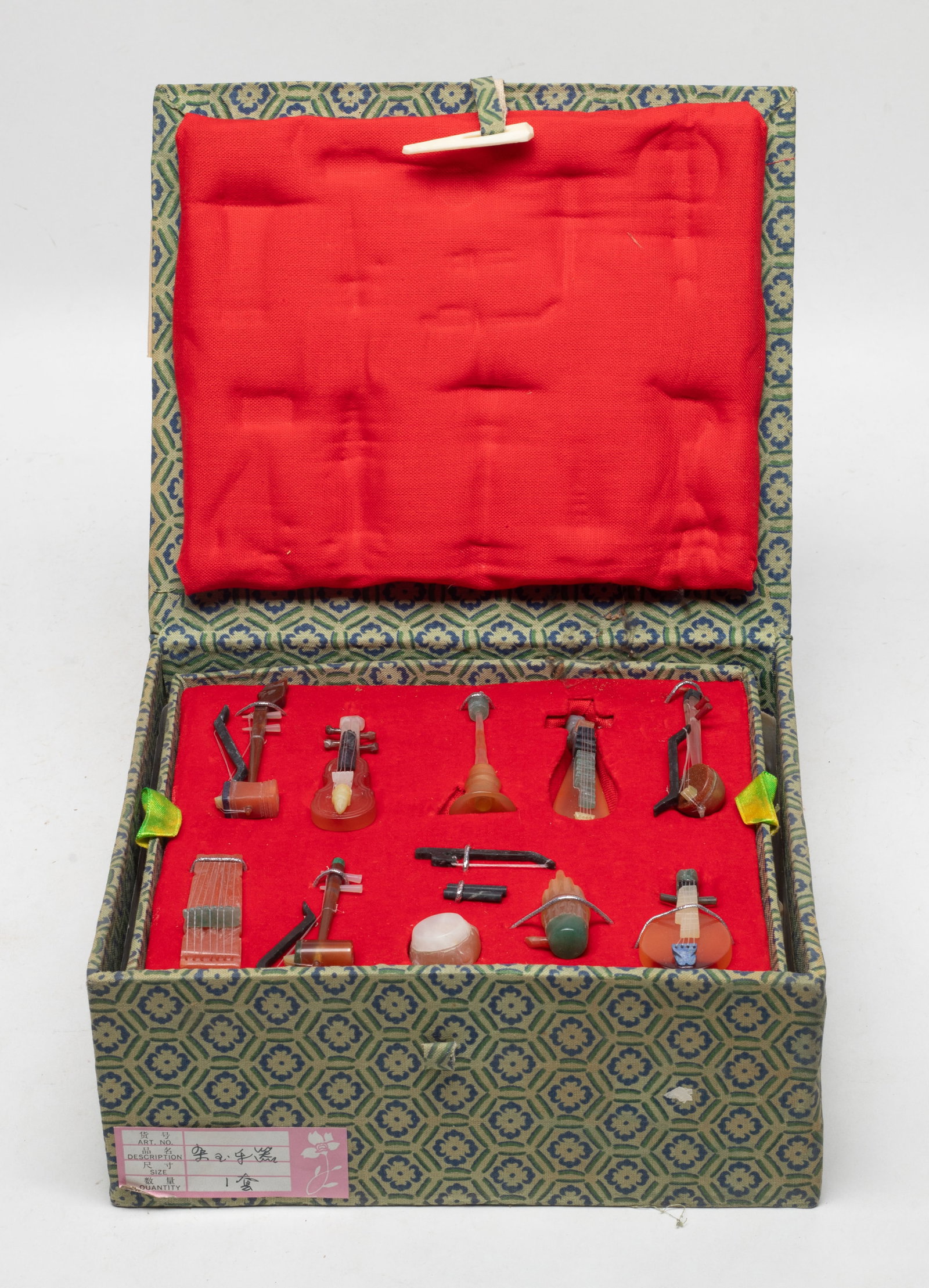Set Chinese Export Cameo Agate Sculptures: Set of Chinese cameo agate and stone carved instrument sculptures, with stands and box. Size varies.