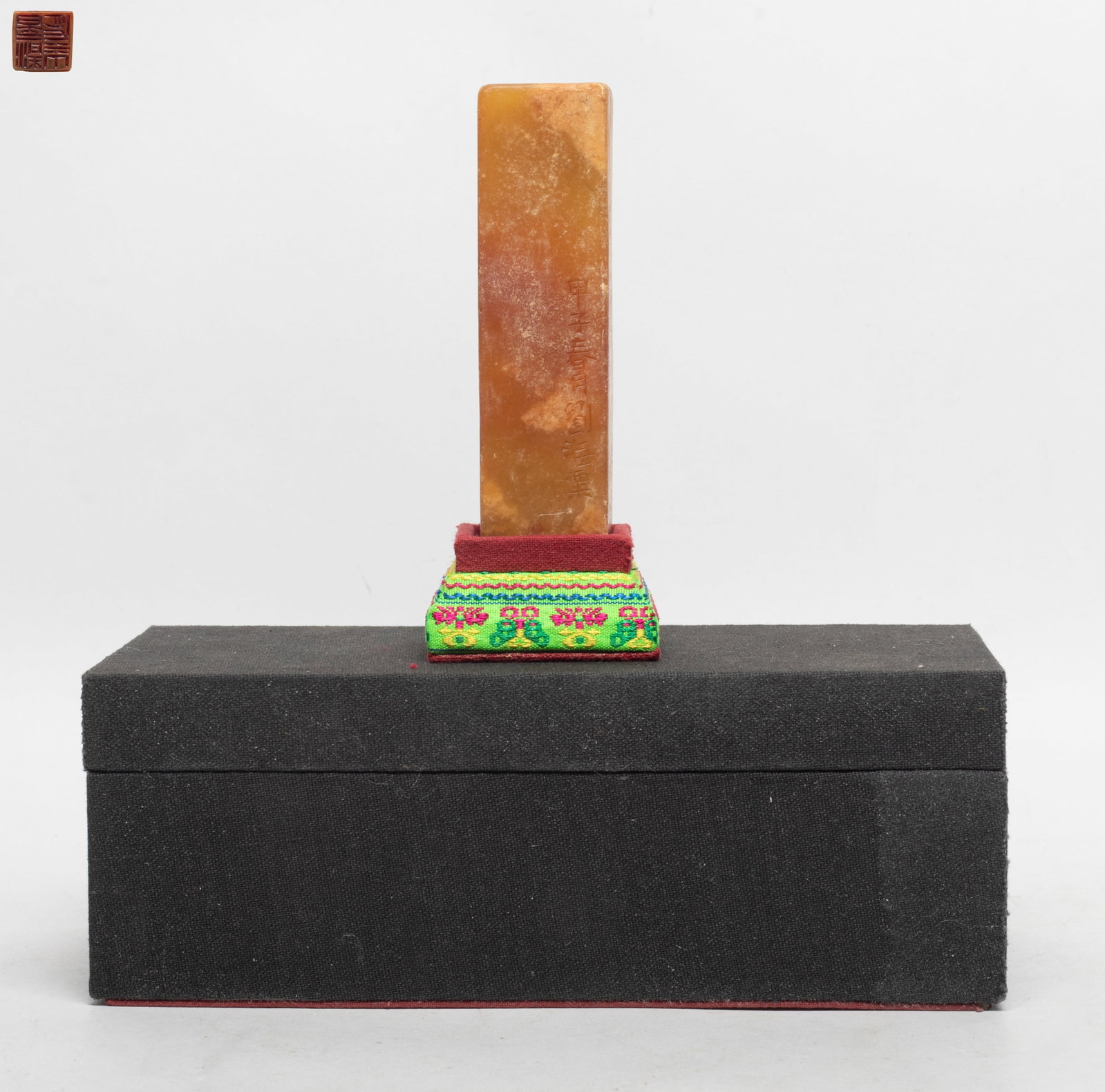 Estate Chinese Export Stone Seal: Chinese tall stone seal, with stand and box. Approx. 4.05*1.15*1.12 inch (seal size).