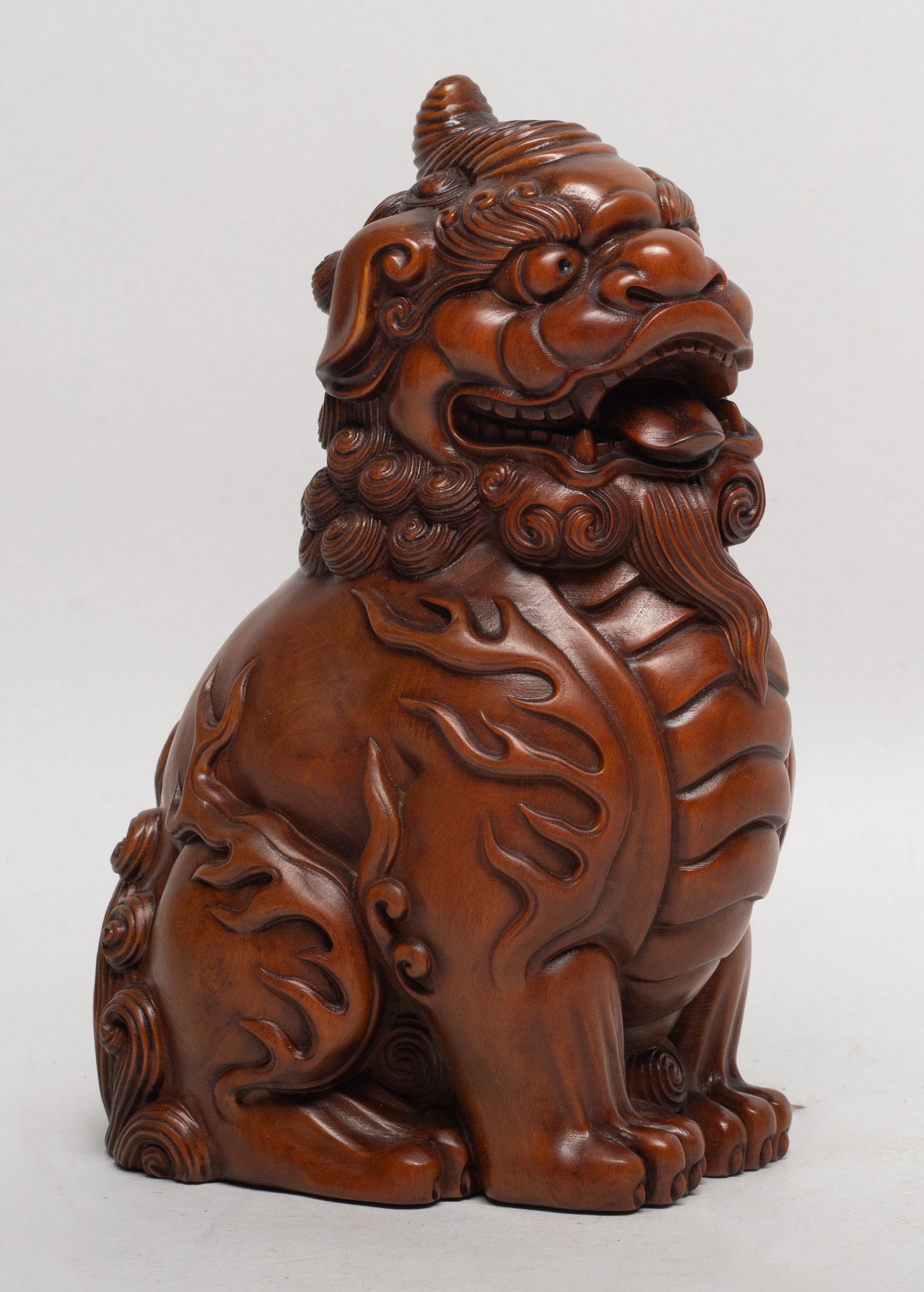 Estate Chinese Boxwood Beast Sculpture: Chinese boxwood table sculpture carved of crouching beast form. Approx. 5.7*3.8*3.1 inch.