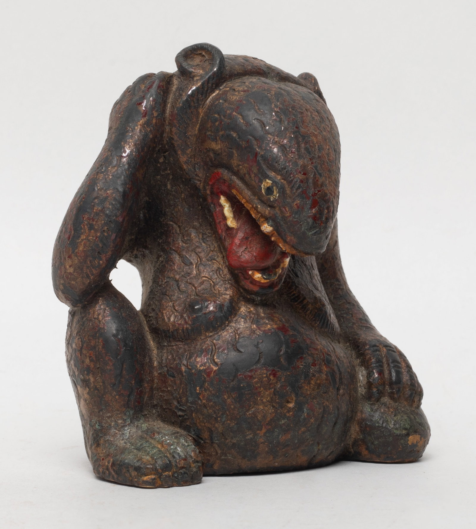 Estate Chinese Bronze Table Sculpture: Chinese bronze table sculpture of stylized beast. Approx. 3.5*3.3*2.5 inch.