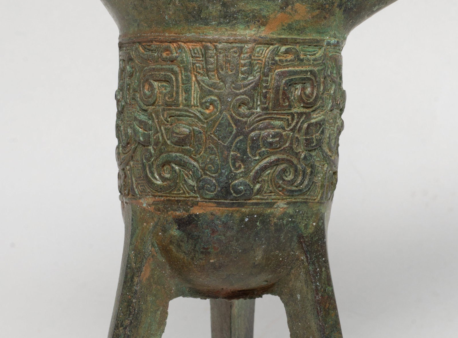 Two Chinese Export Bronze Cups - 9
