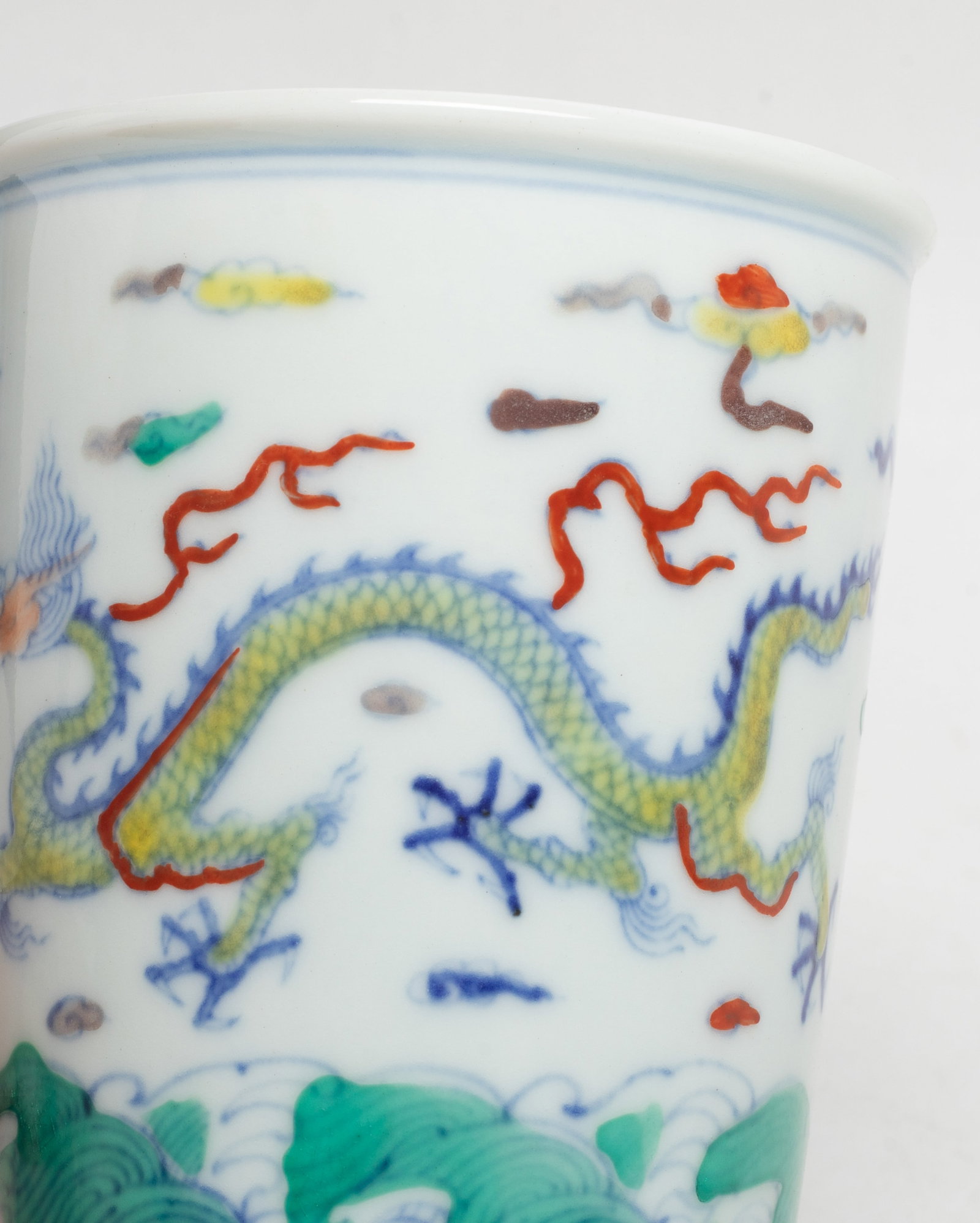 Two Chinese Export Porcelain Cups - 4