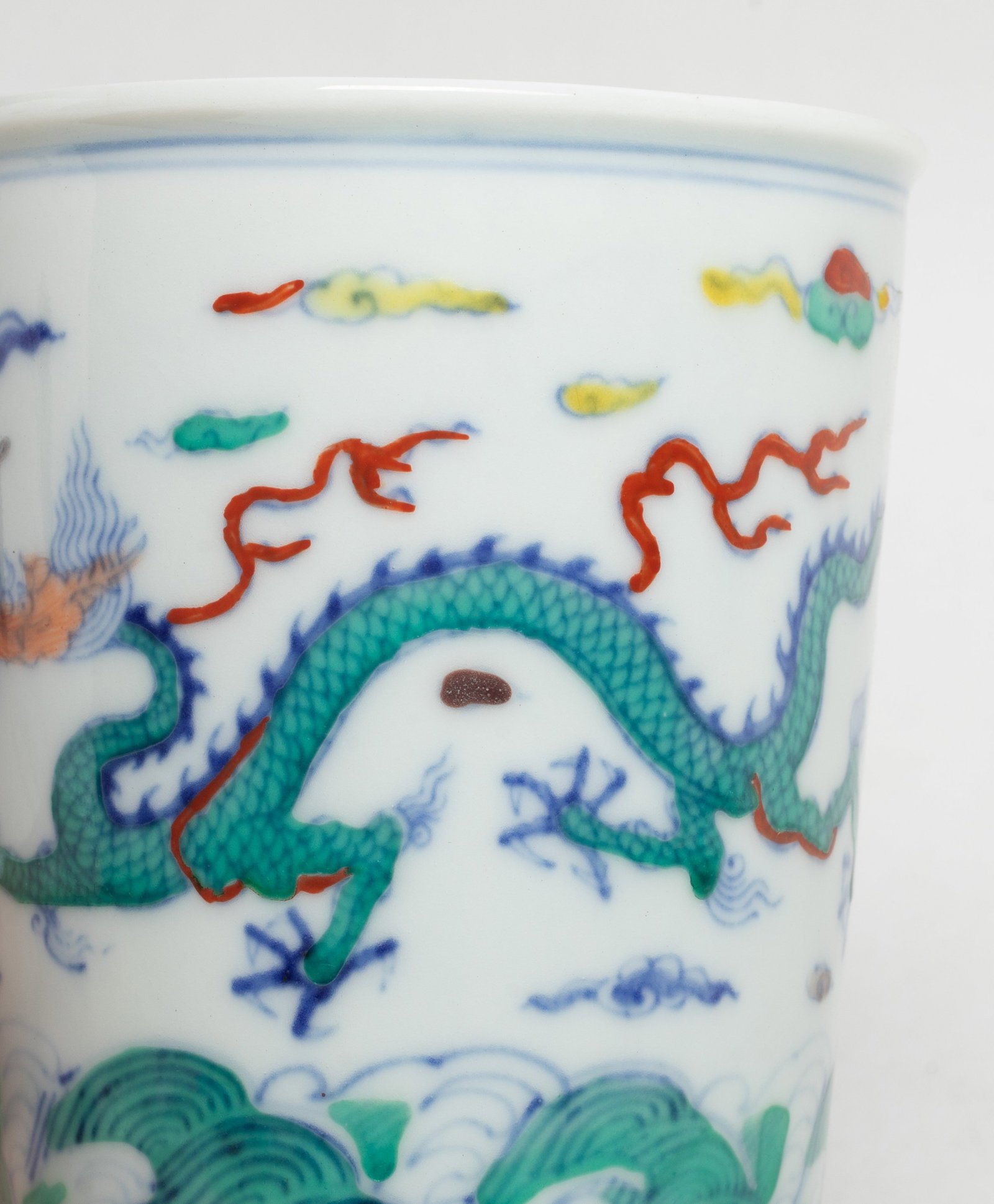 Two Chinese Export Porcelain Cups - 7