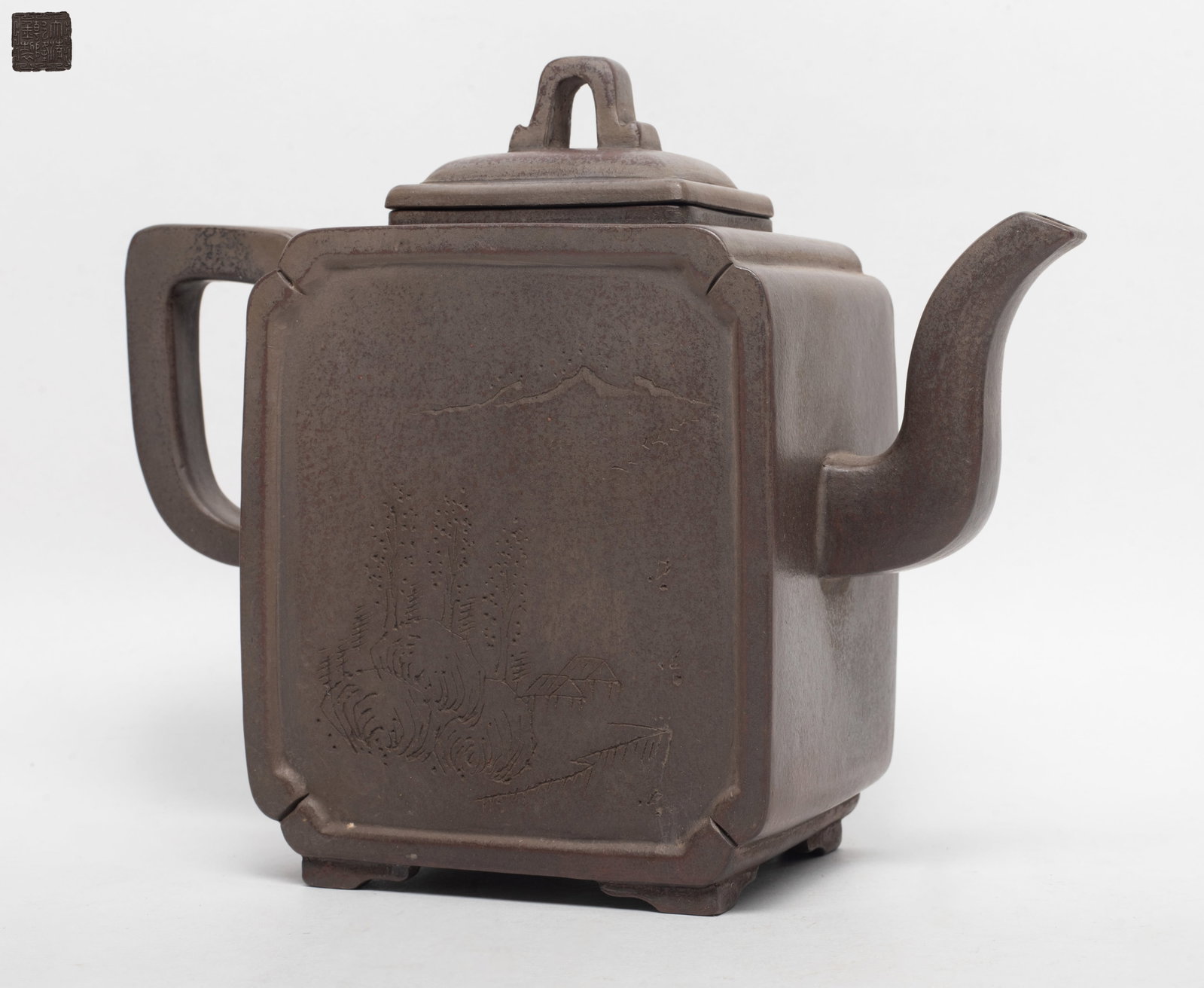 Chinese Export Yixing Zisha Tea Pot: Chinese Yixing zisha tea pot, incised with a seal mark on the bottom. Approx. 6*7.5*3 inch.