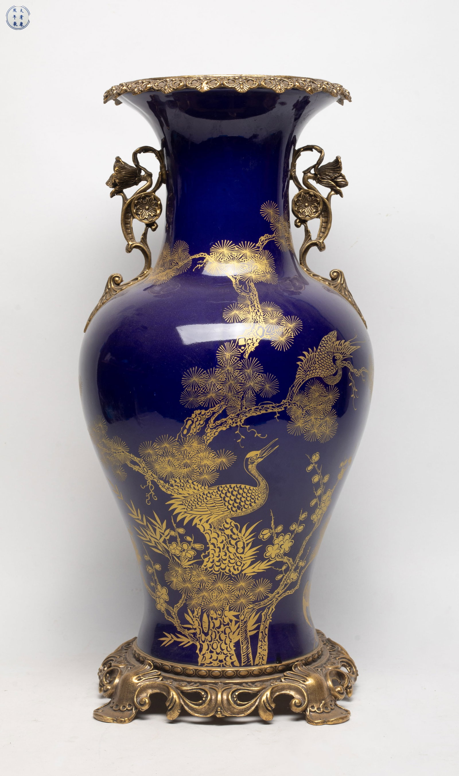 Tall Chinese Export Porcelain Vase: Tall Chinese porcelain vase painted with cranes and pine tree, the bottom marked six characters enclosed in double circles. Approx. 18.7*9 inch.