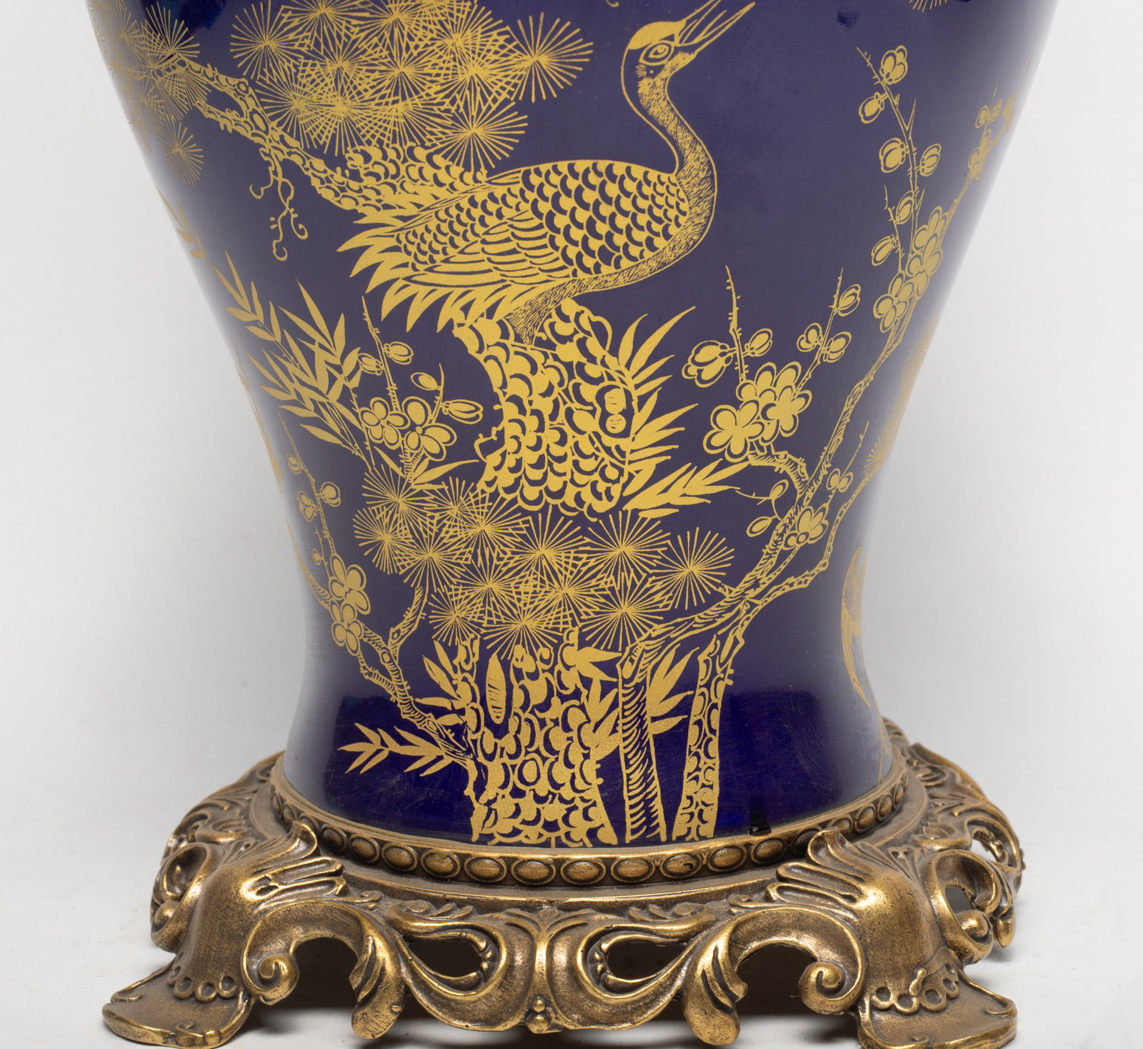Tall Chinese Export Porcelain Vase - 6