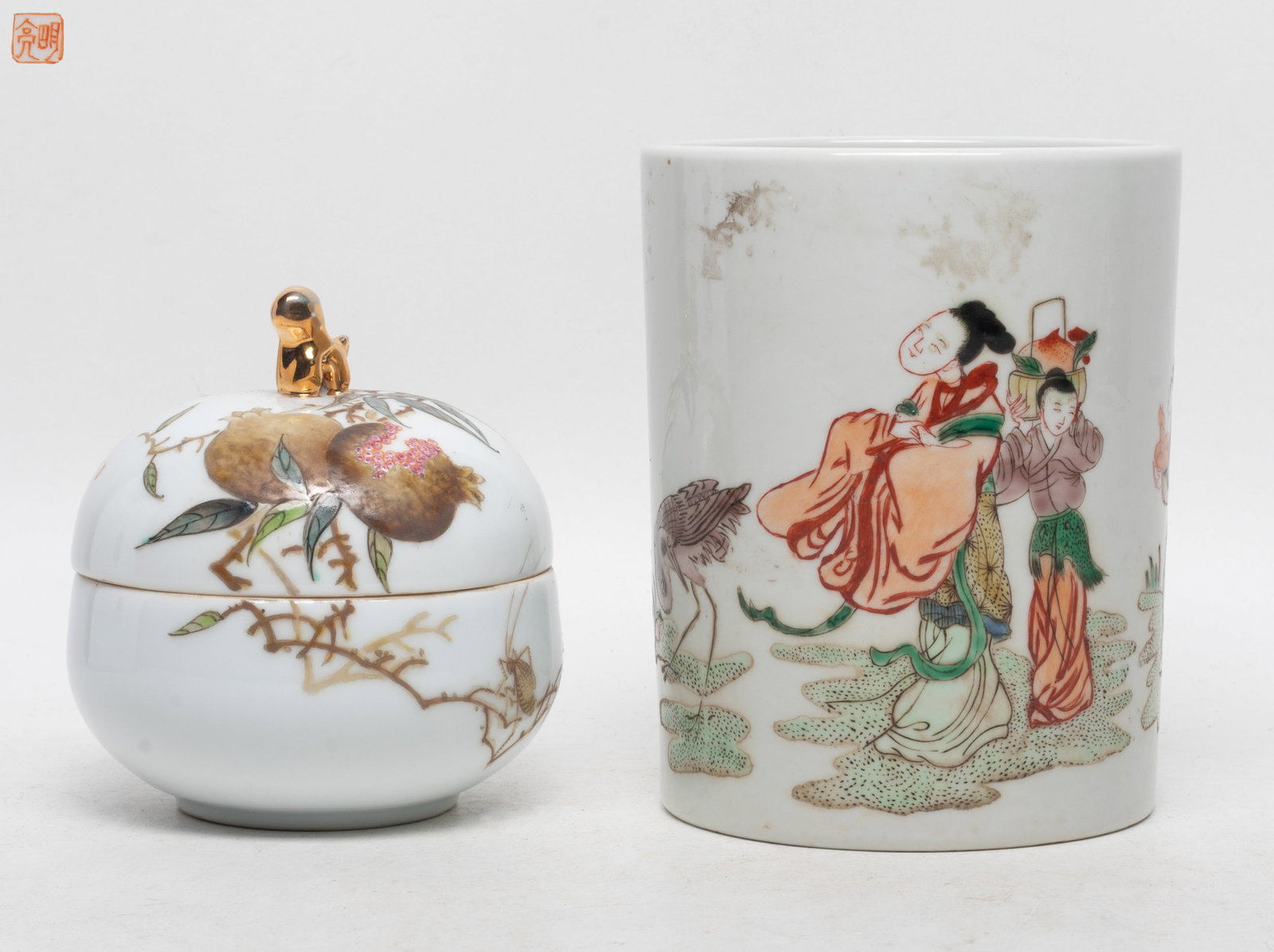 Chinese Export Porcelain Pot & Jar (1 of 20)