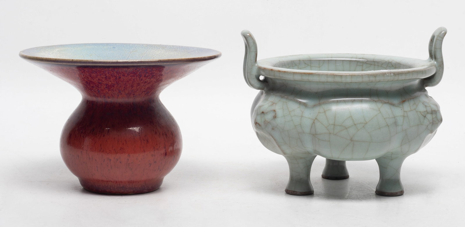 Two Chinese Export Porcelain Vase & Censer: Chinese glazed porcelain cabinet vase and censer. Approx. 4.6*5.8*5.4 inch (censer size).