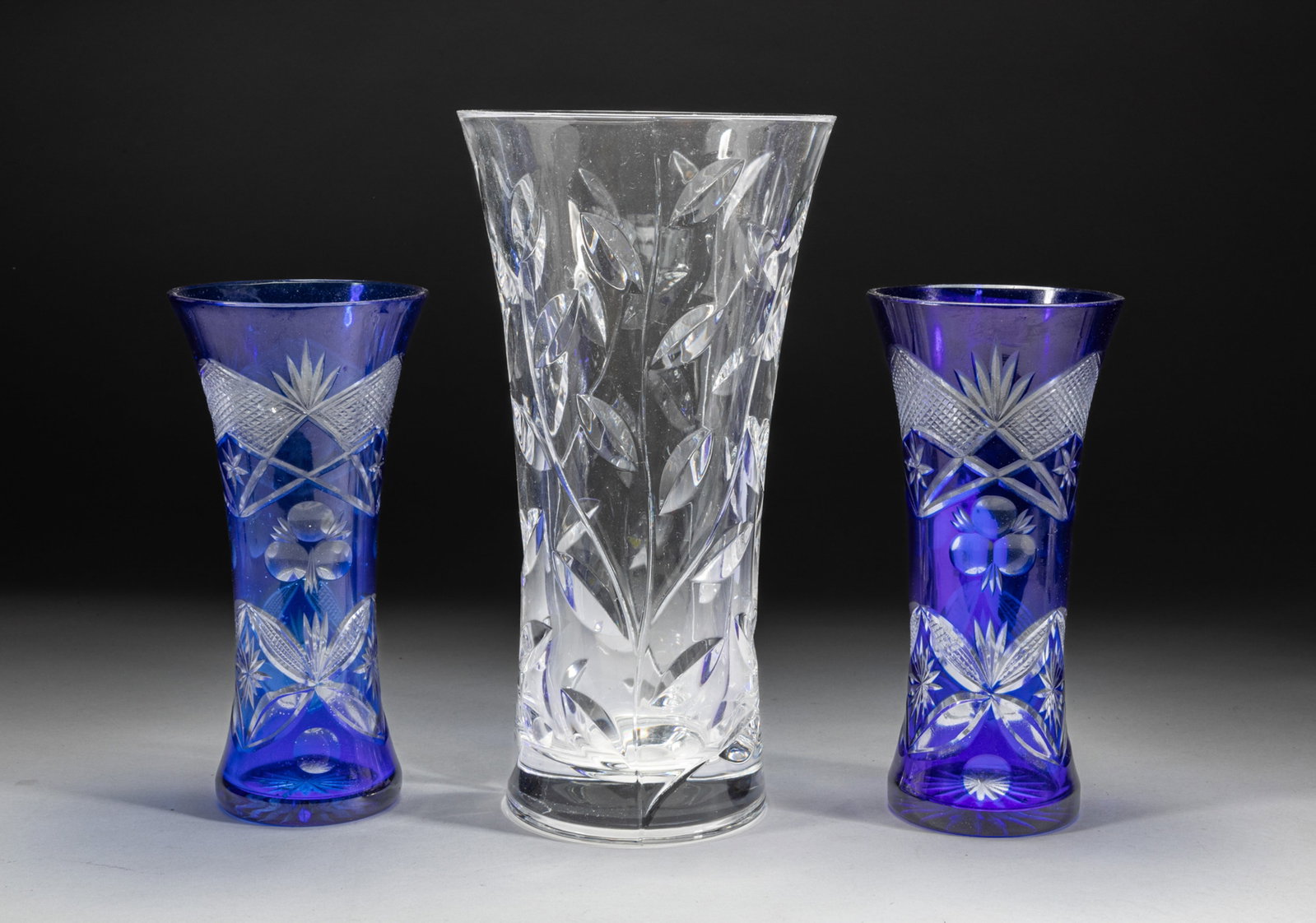 Classic RCR Laurus & Cut Sapphire Crystal Glass: Including one RCR Laurus clear crystal vase, and two cut sapphire crystal glasses. Approx. 11.8*6.2 inch (largest).