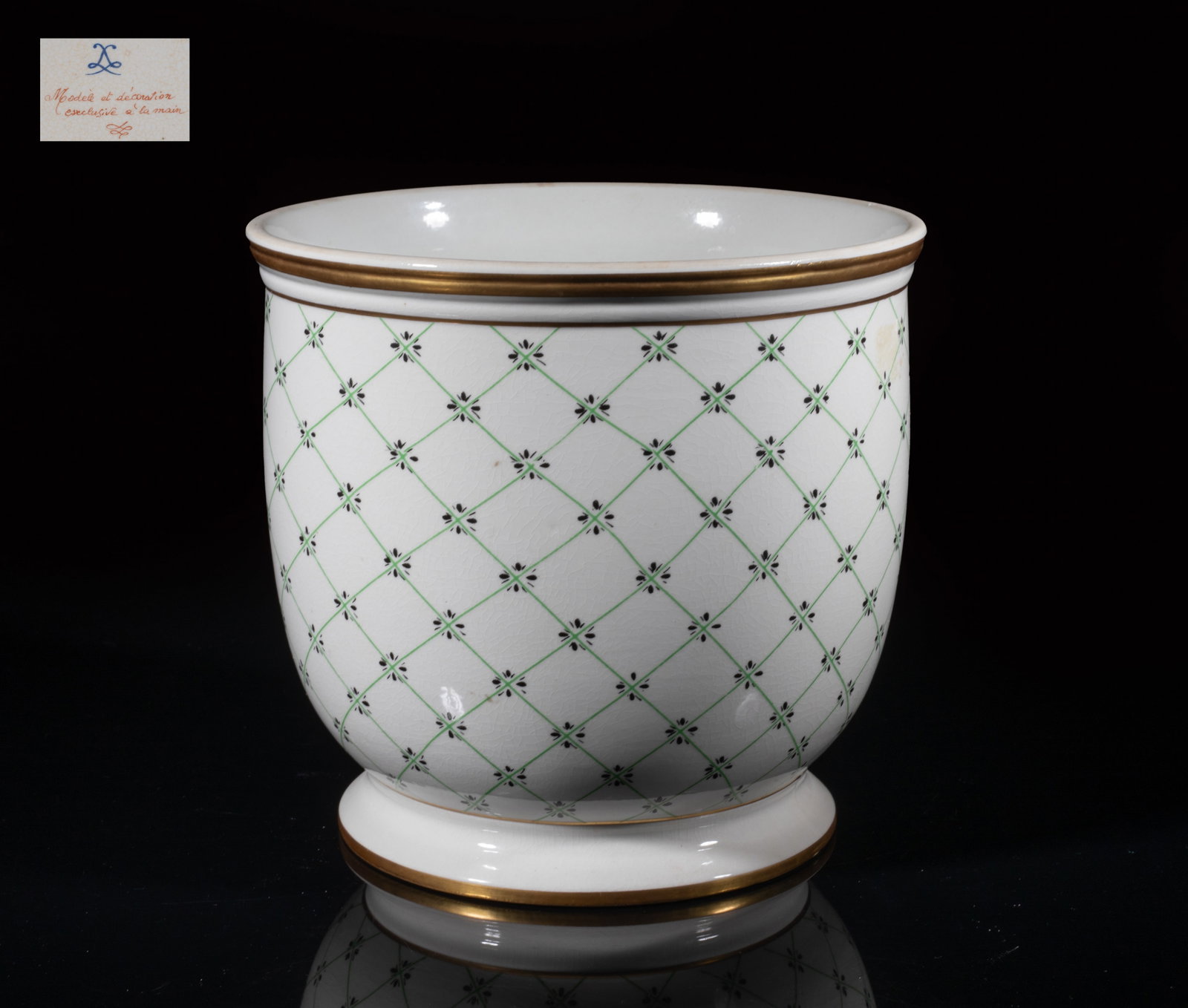 France Large Porcelain Catch Pot: Of deep U shape with a short splayed foot, the exterior decorated with checked pattern, the bottom with inscription. Approx. 7.7*7.1 inch.