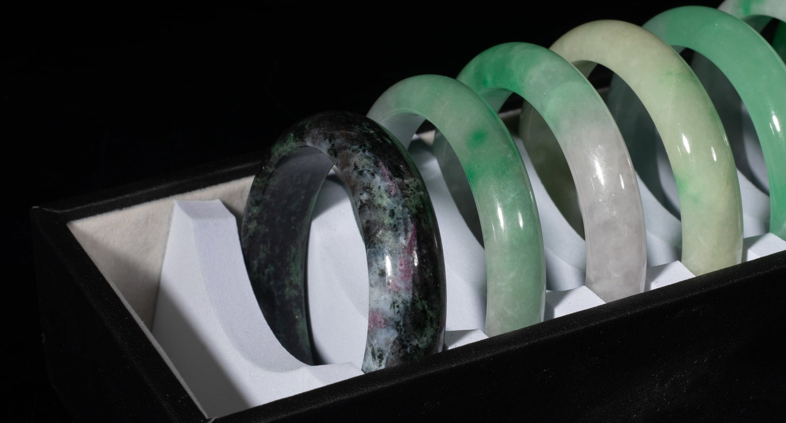 Set Vintage Chinese Export Bangles - 10