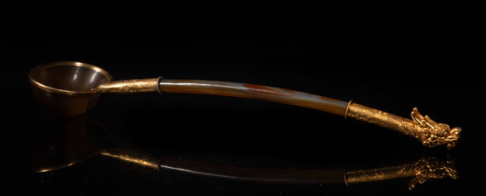 Long Size Chinese Cameo Agate Spoon: Long Chinese cameo agate spoon with dragon head form handle. Approx. 11.7*3.1*1.3 inch. The Estate of Kuo & Lee Art. HK. 1986.