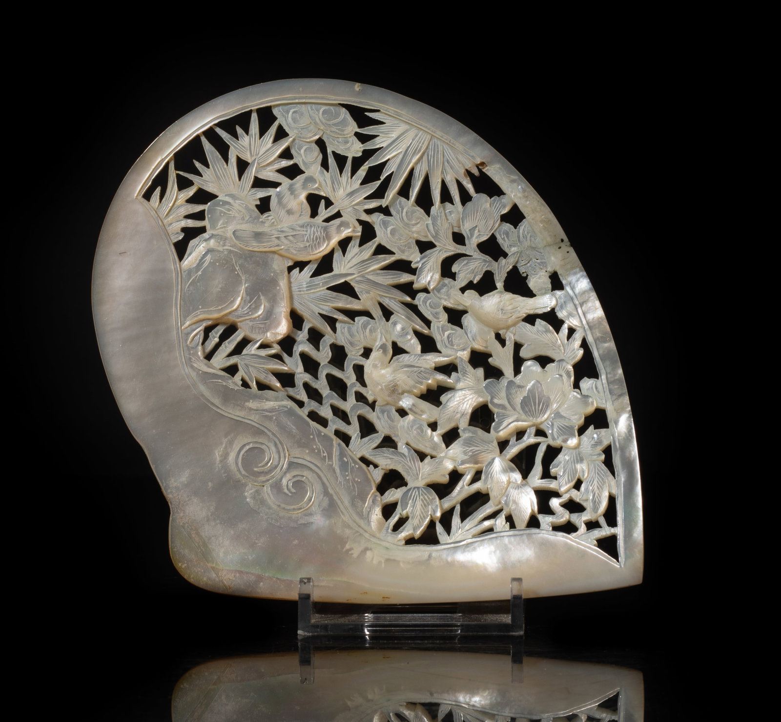Estate Chinese MOP Carved Sculpture: Chinese mother-of-pearl sculpture carved in openwork with birds and flowers. Approx. 4.7*4.5 inch.