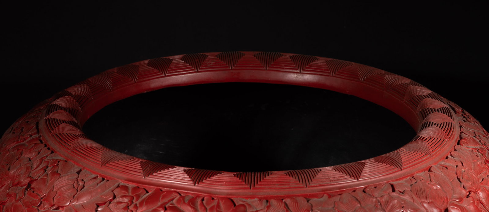 Large Massive Chinese Export Cinnabar Pot - 8