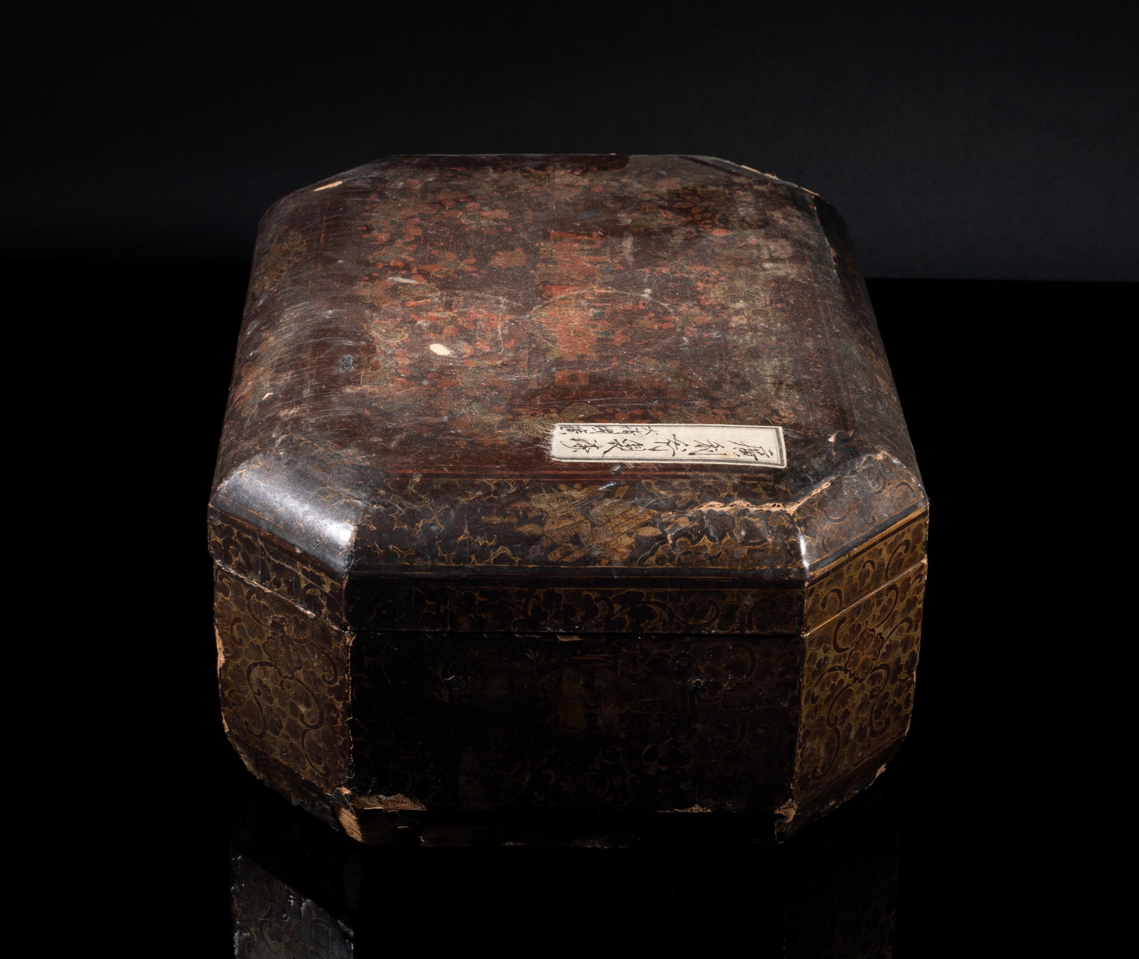 Large Chinese Export Lacquer Box - 13