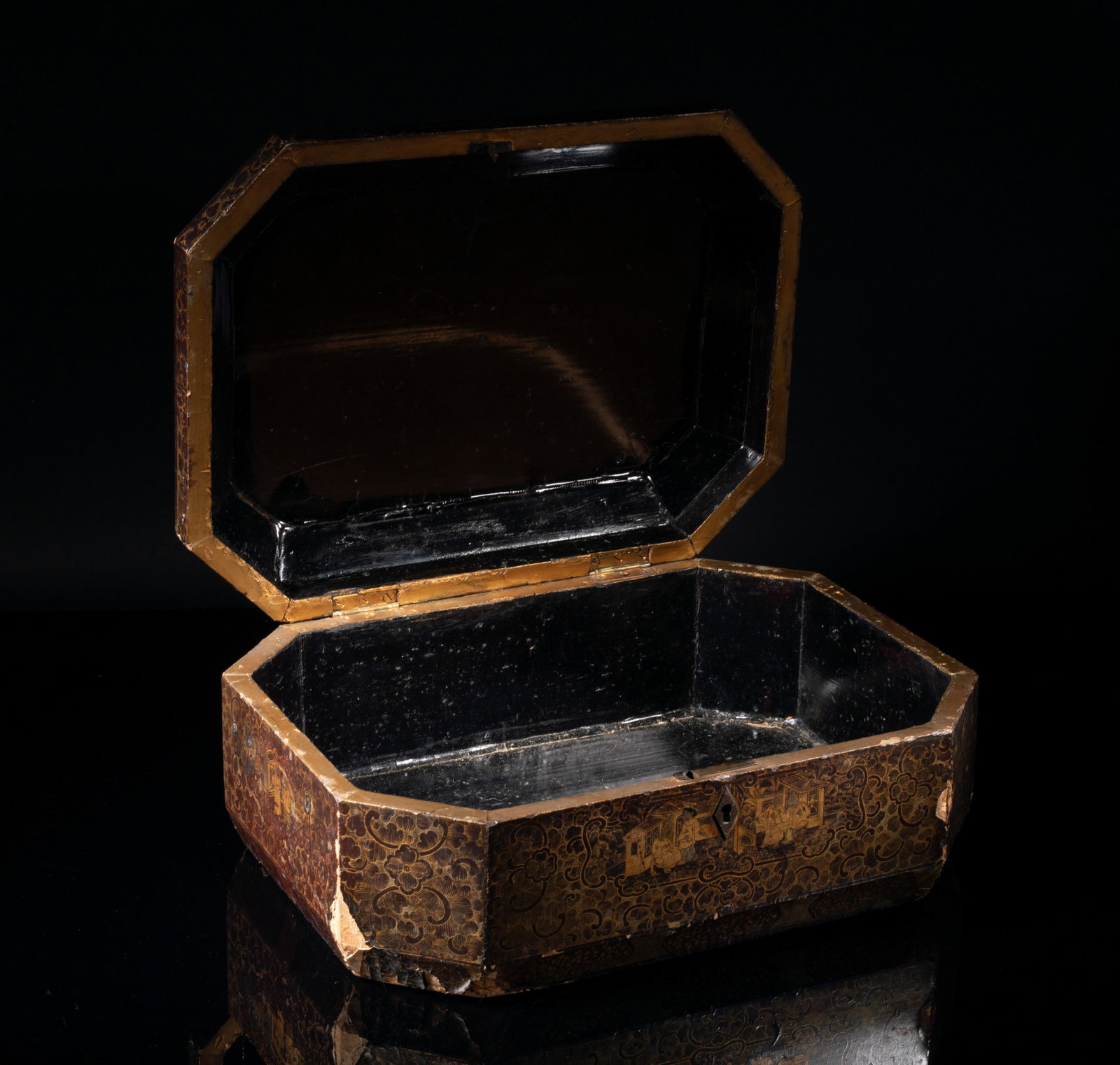 Large Chinese Export Lacquer Box - 3