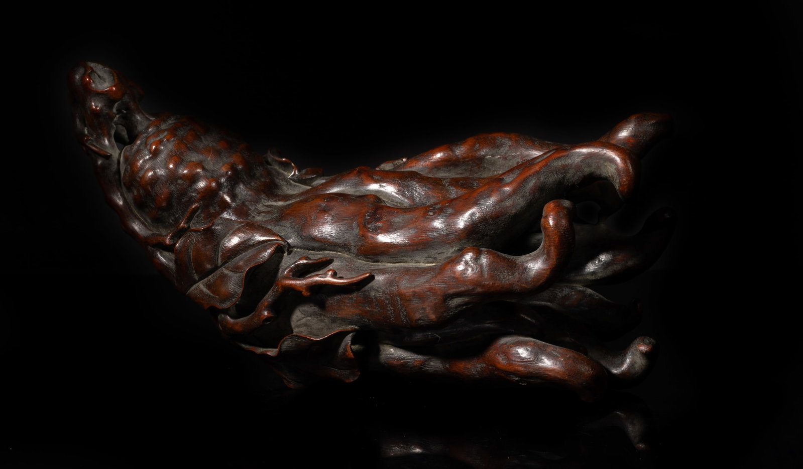 Rare Chinese Ching Agarwood Buddha Hand Sculpture: Large Chinese Ching agarwood carved buddha hand citron sculpture. Approx. 553 gram, 10.2*5.2*4.5 inch.