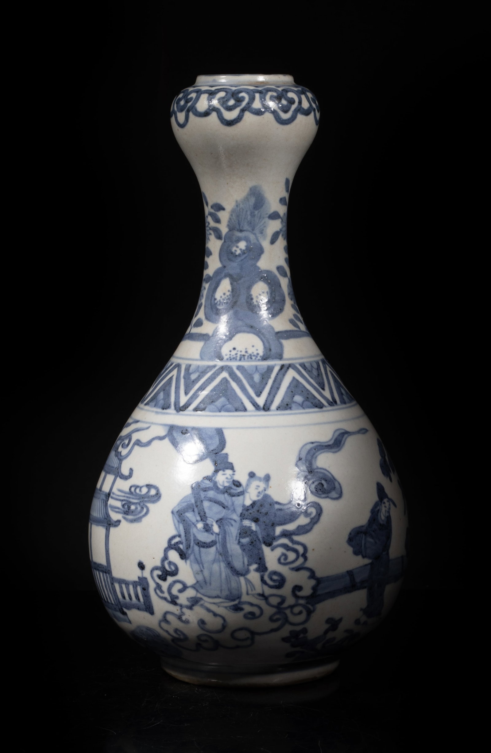 Chinese Shipwreck Blue & White Porcelain Vase: Chinese blue and white porcelain vase decorated with figural scene. Approx. 10.2*5.5 inch. The Estate of the Store Closed Sale, Pasadena, CA. 2025.