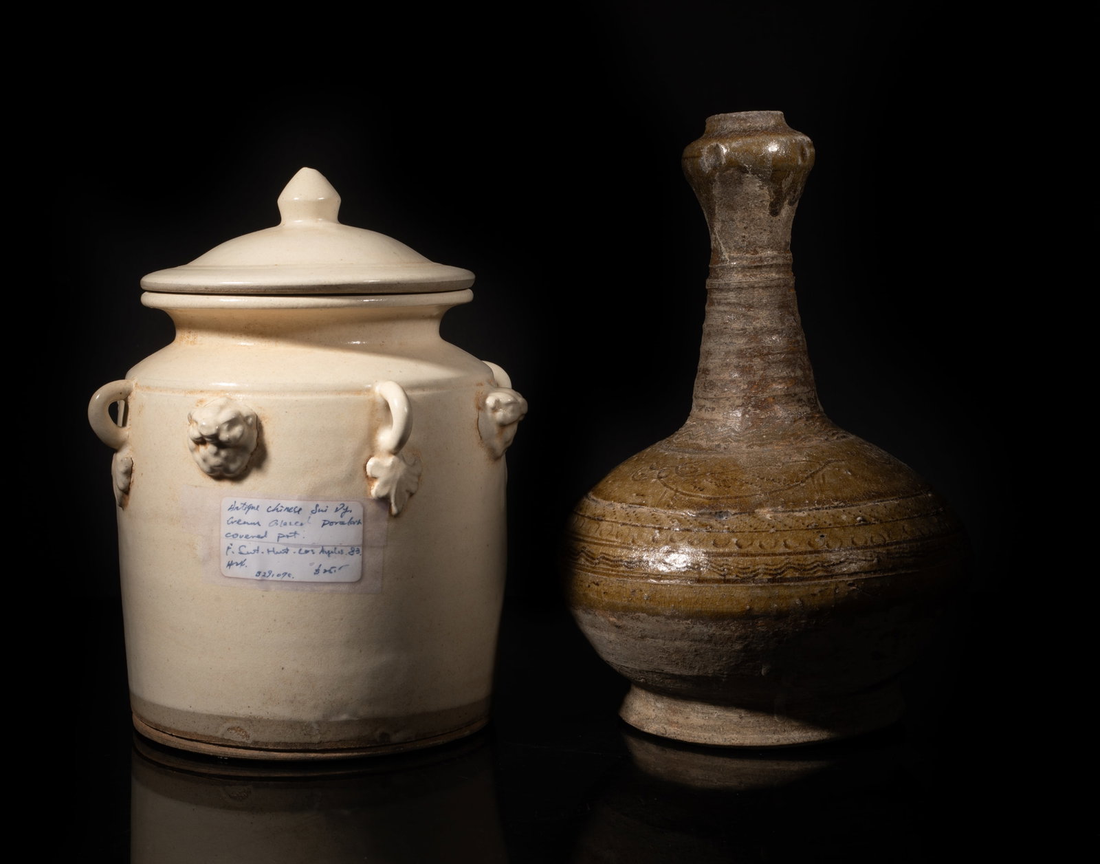 Two Chinese Early Type Porcelain Vase, Jar (1 of 13)