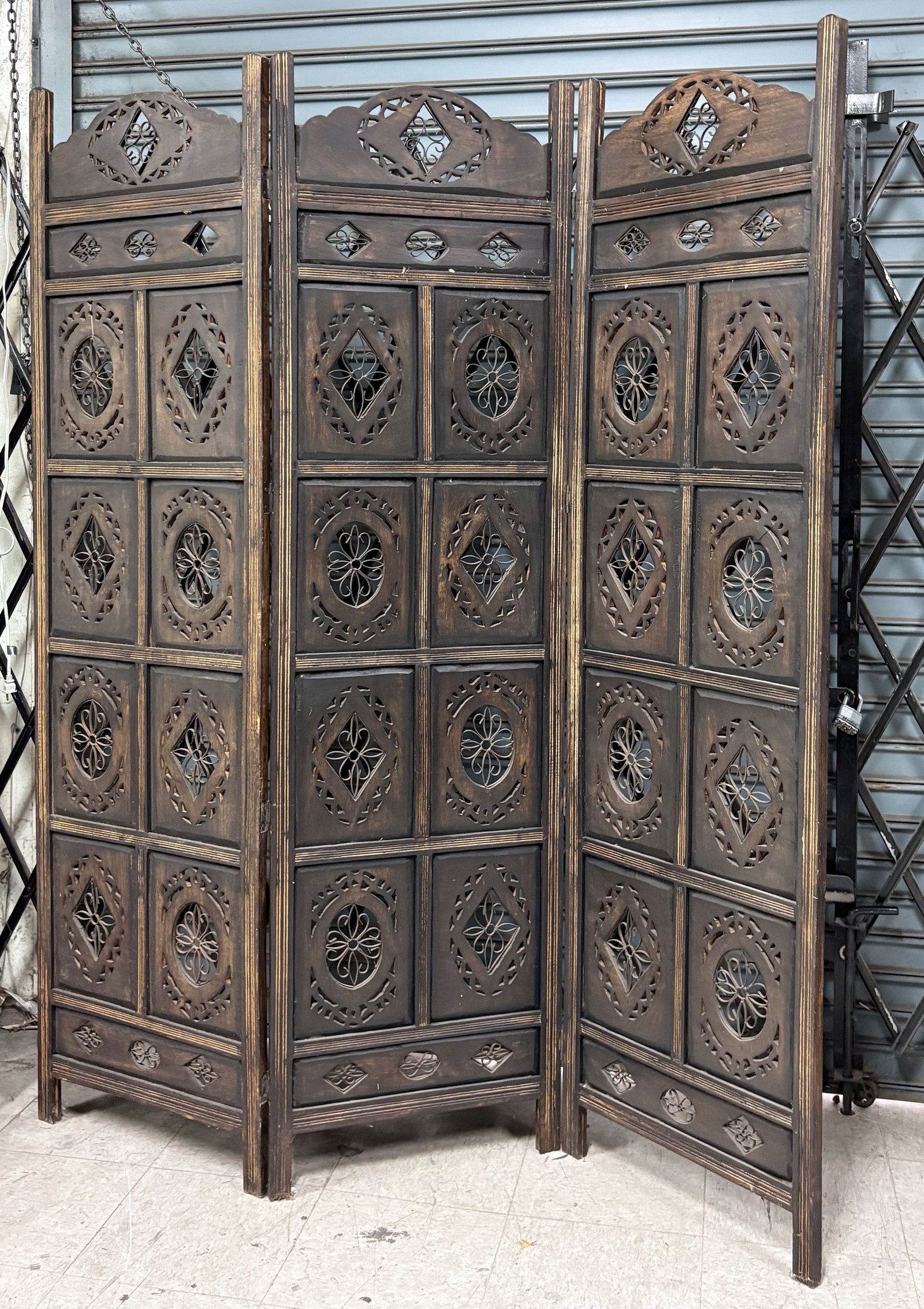 Estate Vintage Wood House Decor Screen (1 of 10)