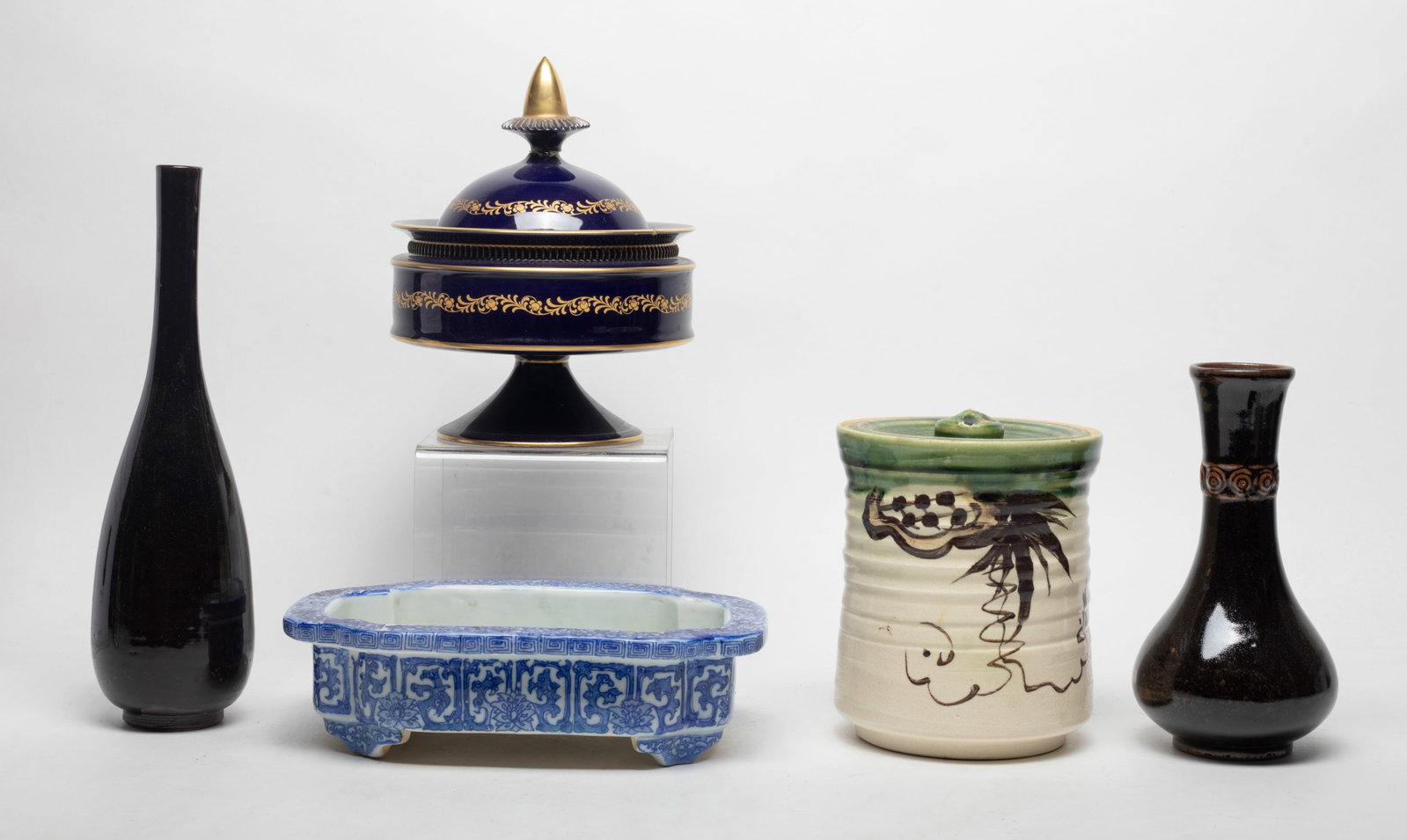 Set Vintage World Porcelain Wares (1 of 14)