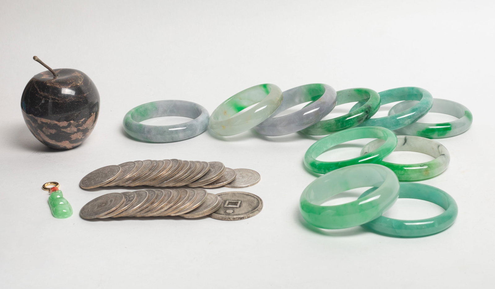 Estate Chinese Bangles, Fengshui Coins, Decors (1 of 12)