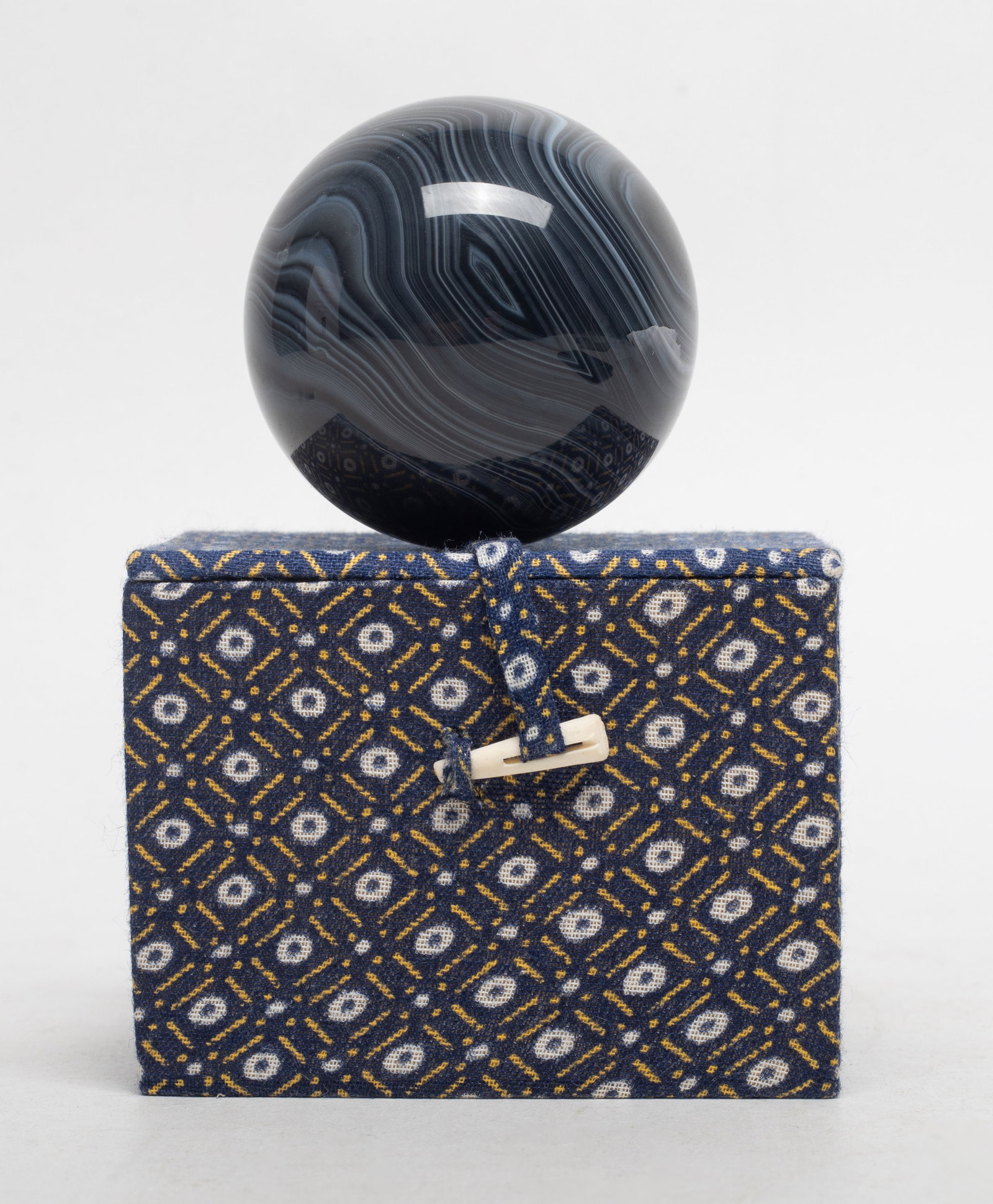 Rare Chinese Medicine Agate, Banded Ball: Collectible Chinese banded medicine agate carved ball, with box. Approx. 2.2 inch D.