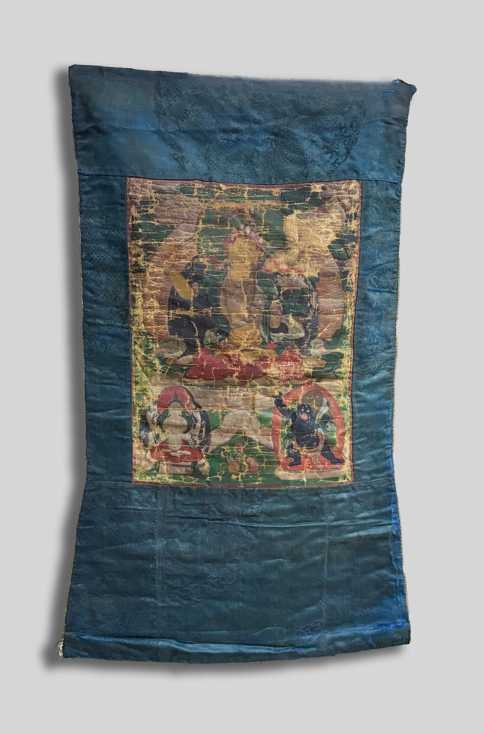 Chinese Hand Made Sino-Tibetan Thangka: Chinese Sino-Tibetan hand made thangka. Approx. 11.7*8.7 inch (thangka size).