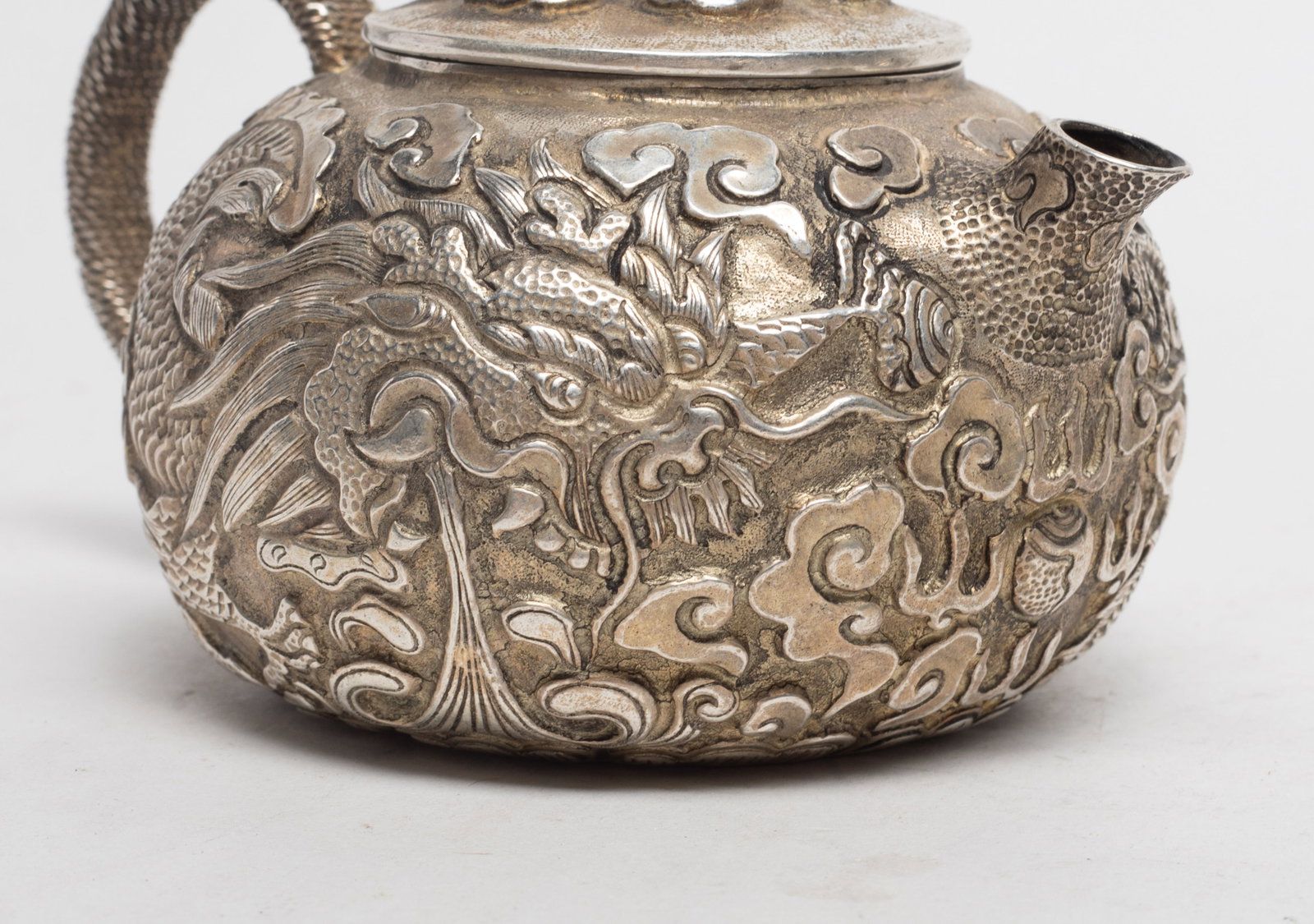 Two Chinese Export Tea Pots - 4