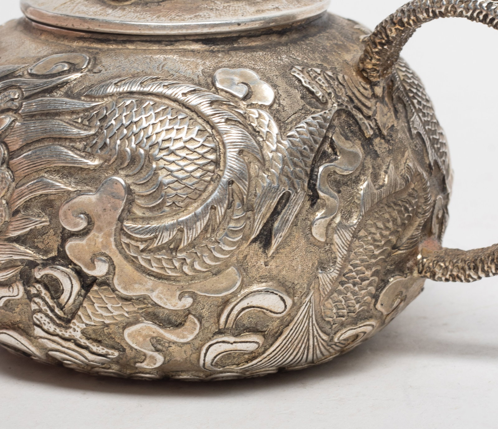 Two Chinese Export Tea Pots - 7