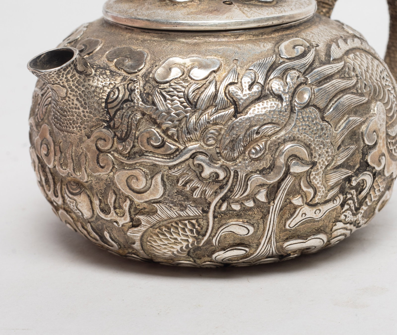 Two Chinese Export Tea Pots - 8