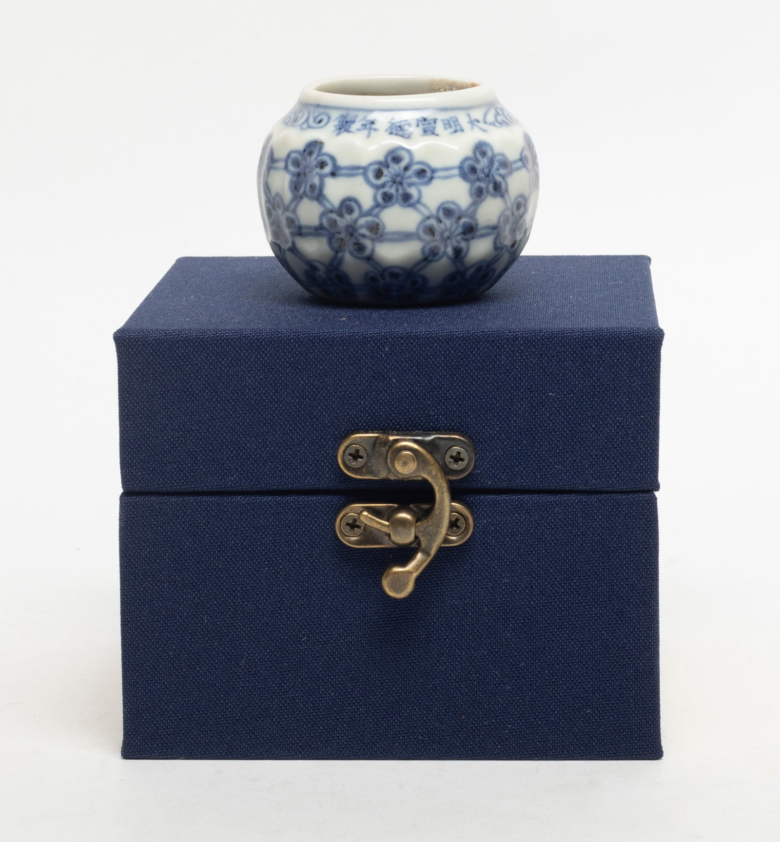 Estate Chinese Export Porcelain Water Pot: Chinese blue and white porcelain water pot, marked six characters on the rim, with box. Approx. 2.6*2.3*1.7 inch (w/o box).