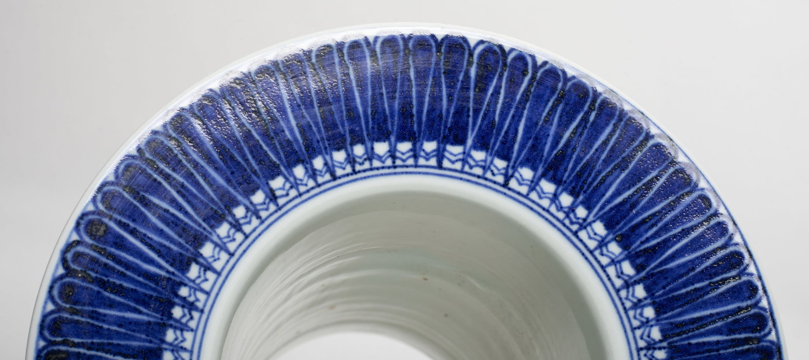 Chinese Export Porcelain Vase - 4