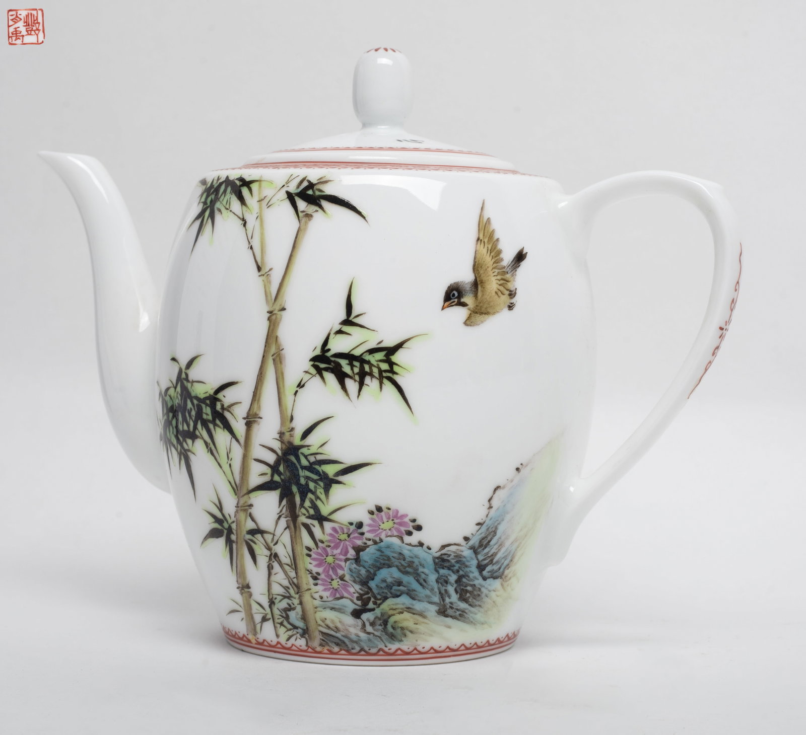 Chinese Export Porcelain Tea Pot (1 of 12)